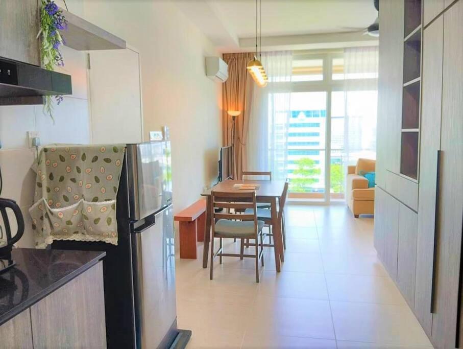 Deluxe Kuching Couple Suite Riverine Kuching photo 4