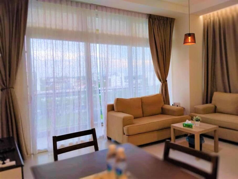 Deluxe Kuching Couple Suite Riverine Kuching photo 6