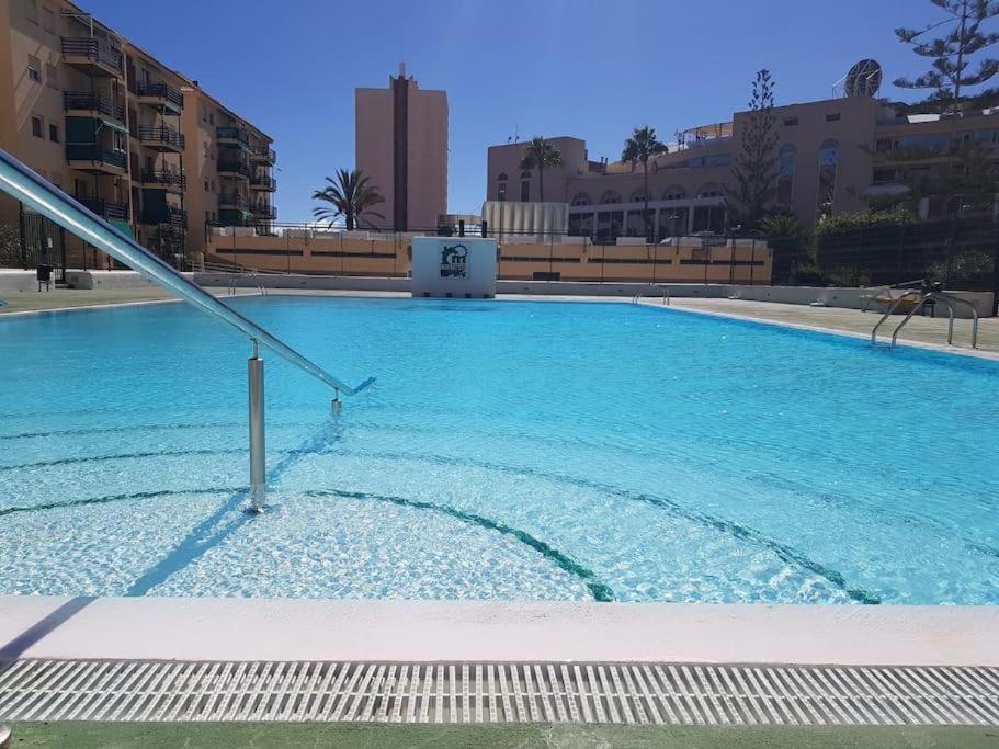 SUN APARTMENT - 3 bedrooms, priv parking, pool, AC, tv channels, fibre net photo 4