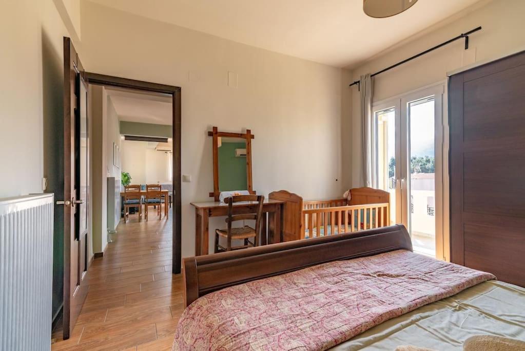 Agapi's Seaside Apt in Heraklion