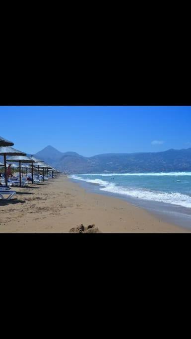Agapi's Seaside Apt in Heraklion