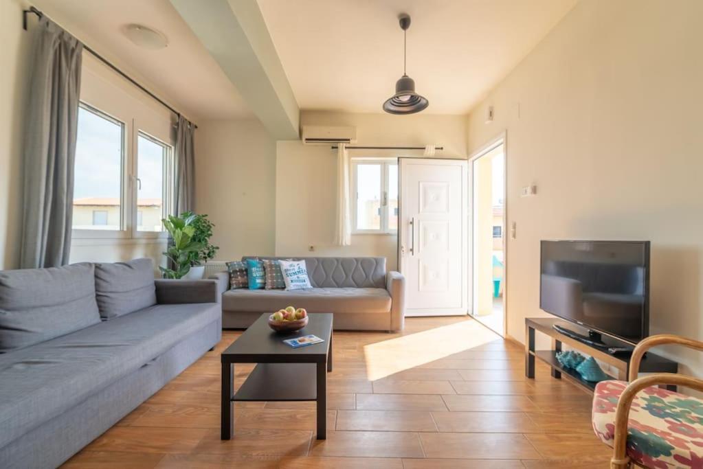 Agapi's Seaside Apt in Heraklion