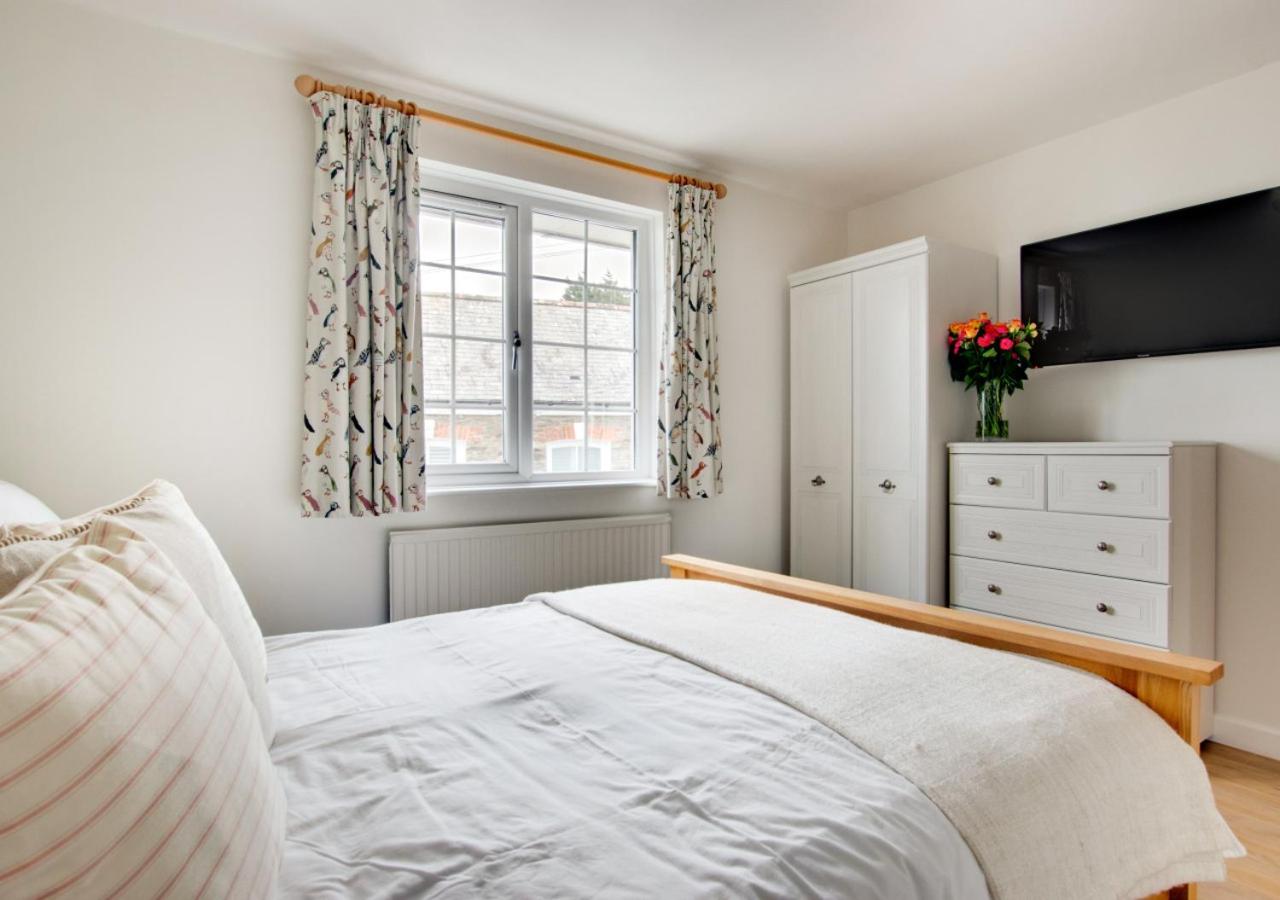 3 Bed in Padstow oc-p00175