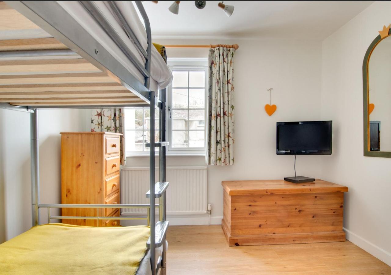 3 Bed in Padstow oc-p00175