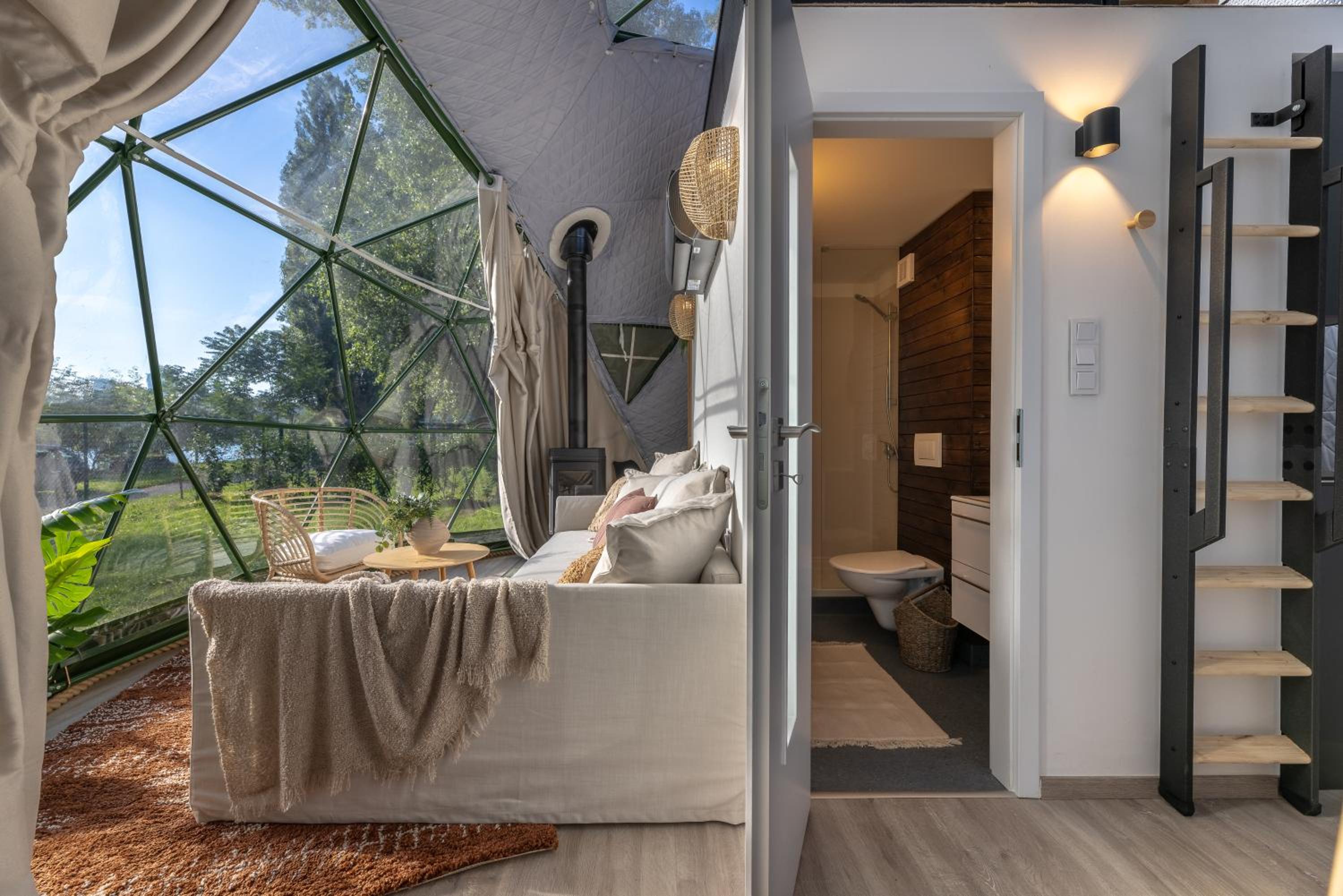 Unique Escape Glamping in the Heart of Prague with Hot Tub and Vysehrad Castle View