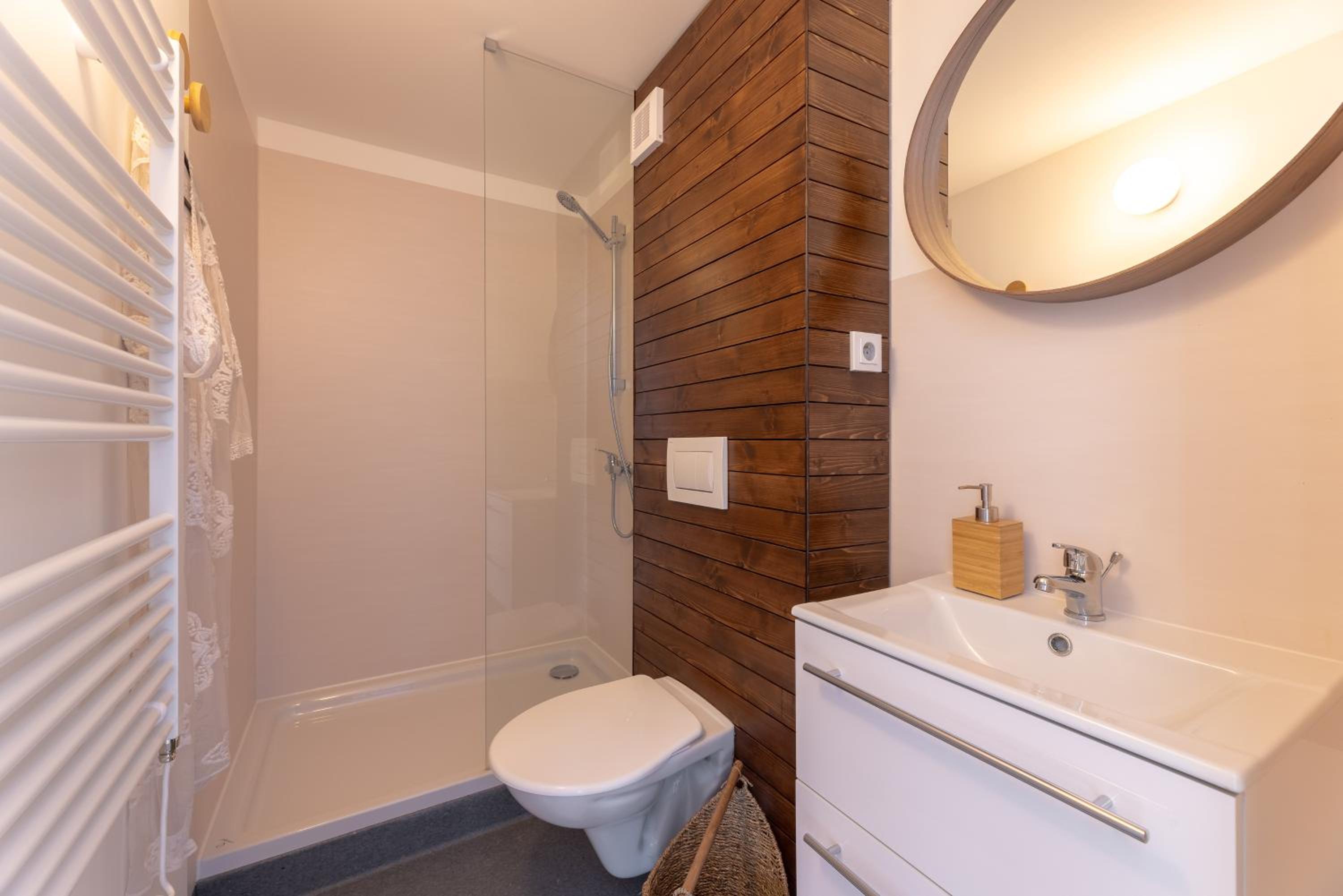 Unique Escape Glamping in the Heart of Prague with Hot Tub and Vysehrad Castle View