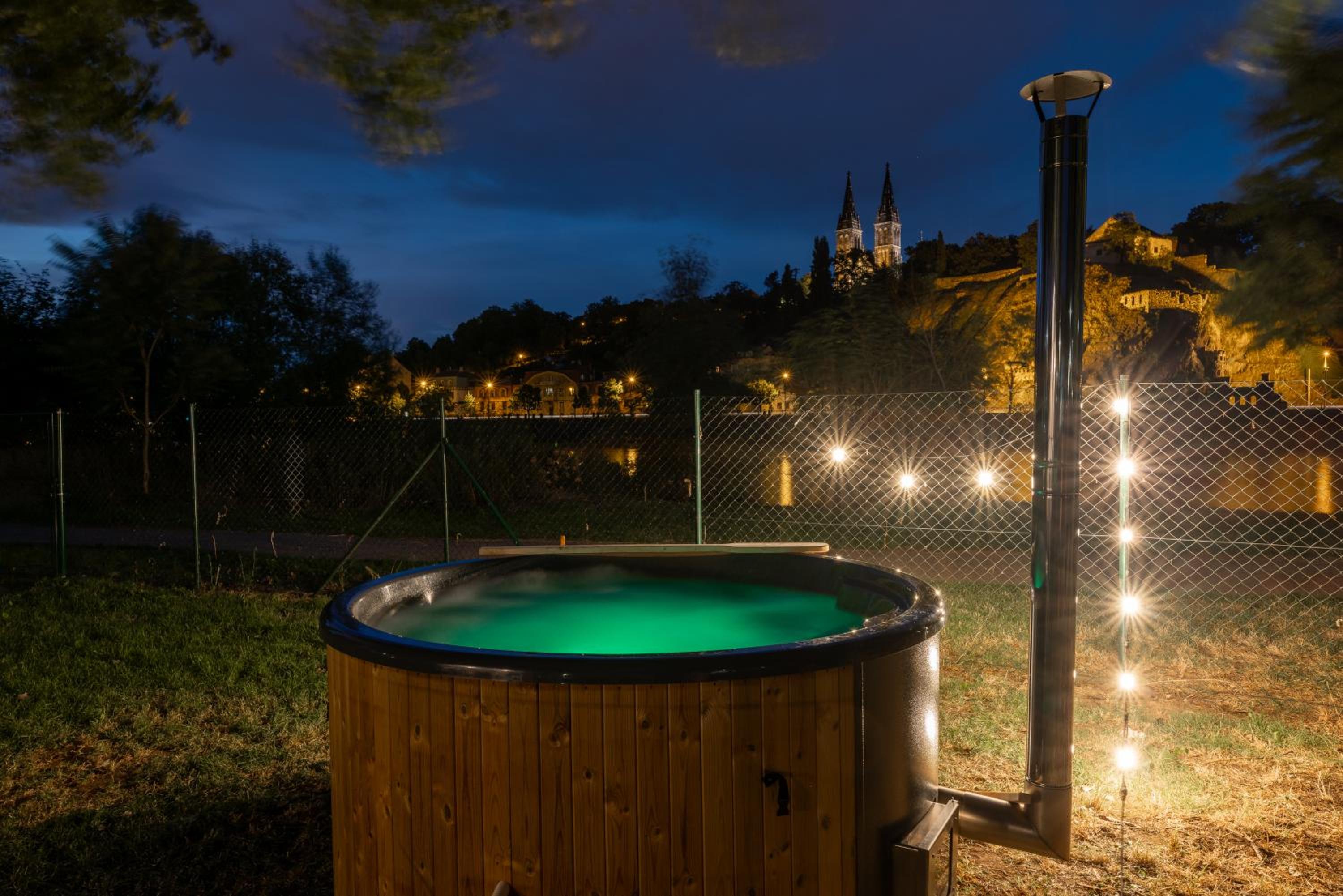 Unique Escape Glamping in the Heart of Prague with Hot Tub and Vysehrad Castle View