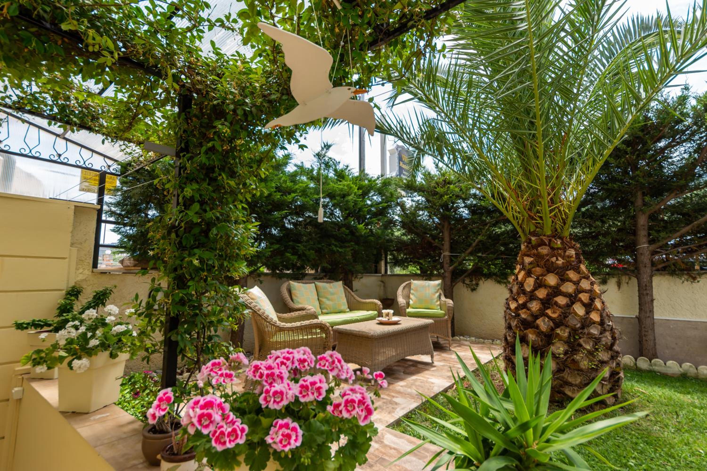 Mandani Villa Luxury Apartments