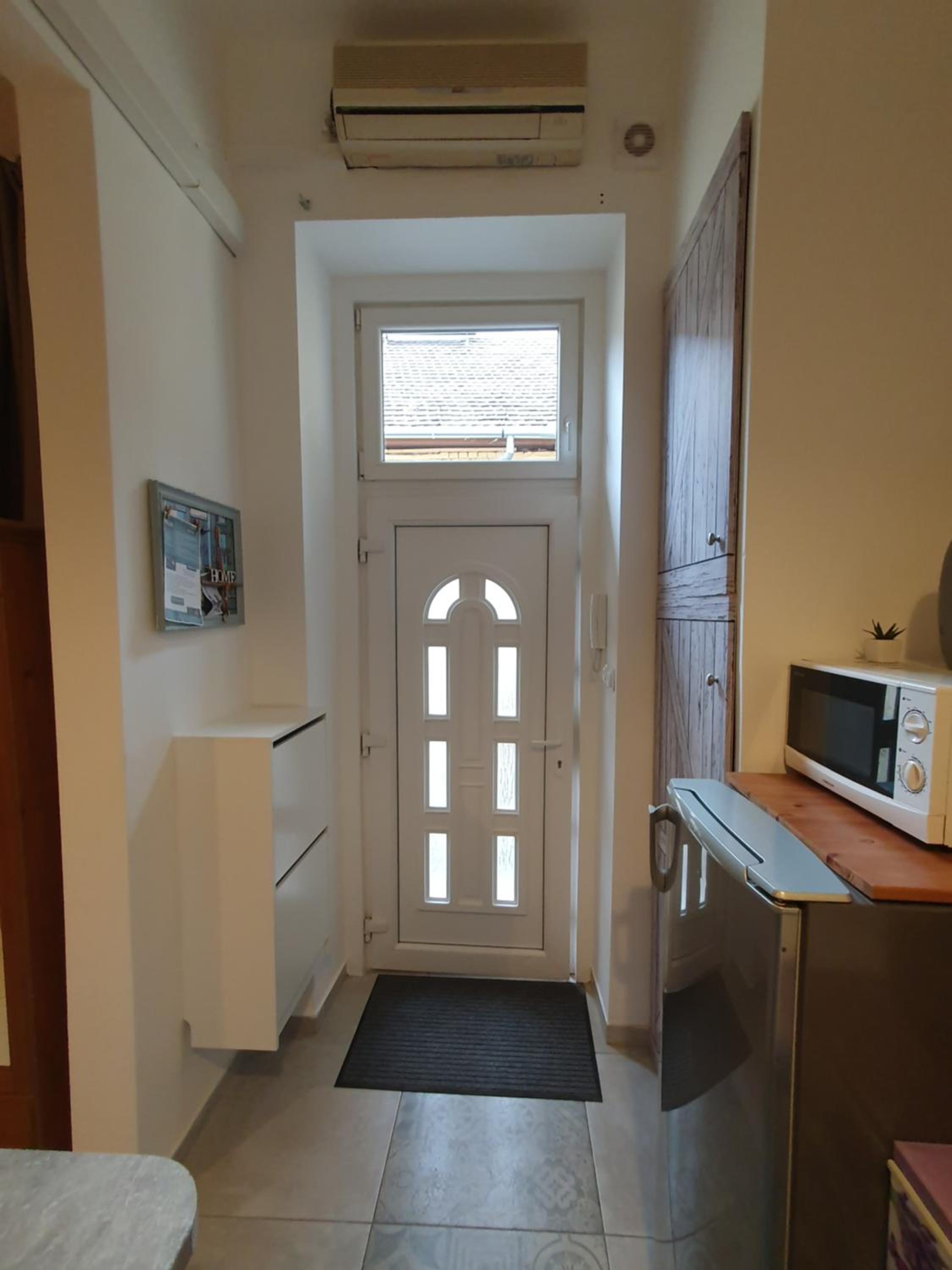 Cozy studio apartment with Air condition view 2