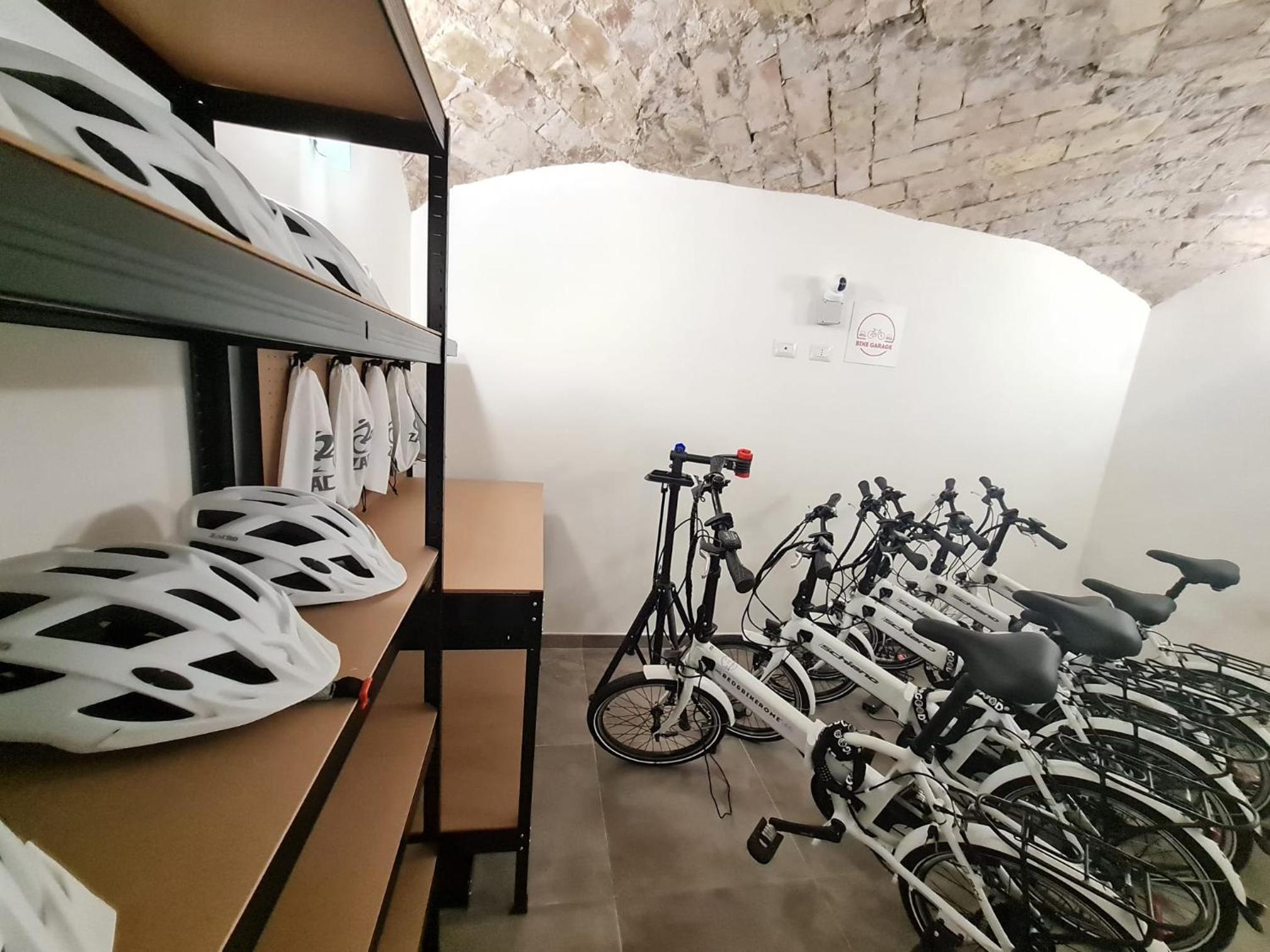 Bed&BikeRome GIULIO CESARE