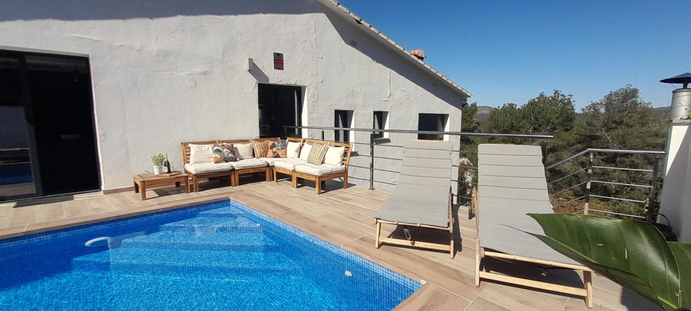 Villa Avril Elegante villa para familias y grupos cerca de Sitges 7 dormitorios Piscina privada XXL