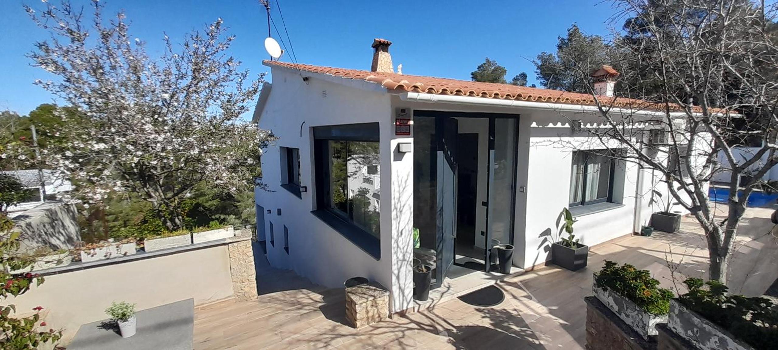 Villa Avril Elegante villa para familias y grupos cerca de Sitges 7 dormitorios Piscina privada XXL