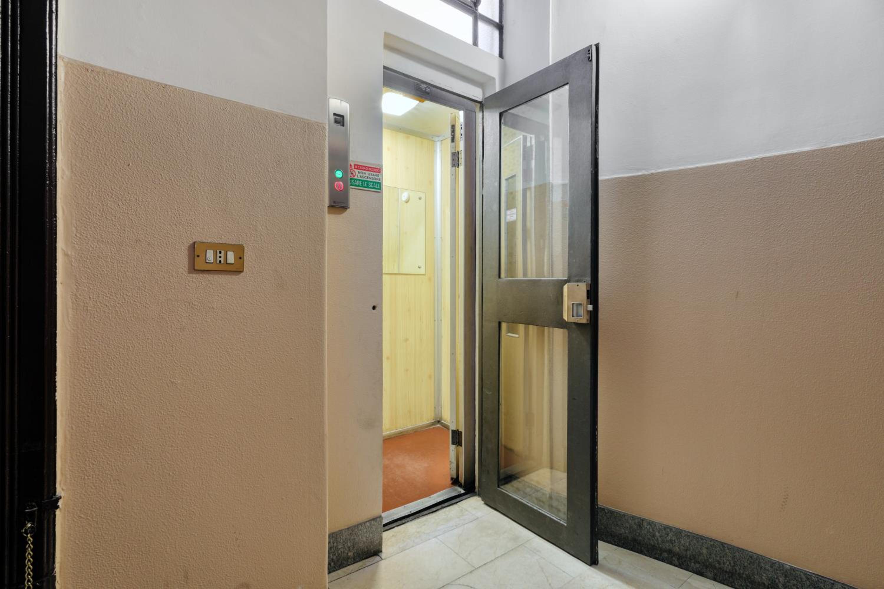 Just Urban Stays - Charming 2BR in Historic Building - M1 Wagner