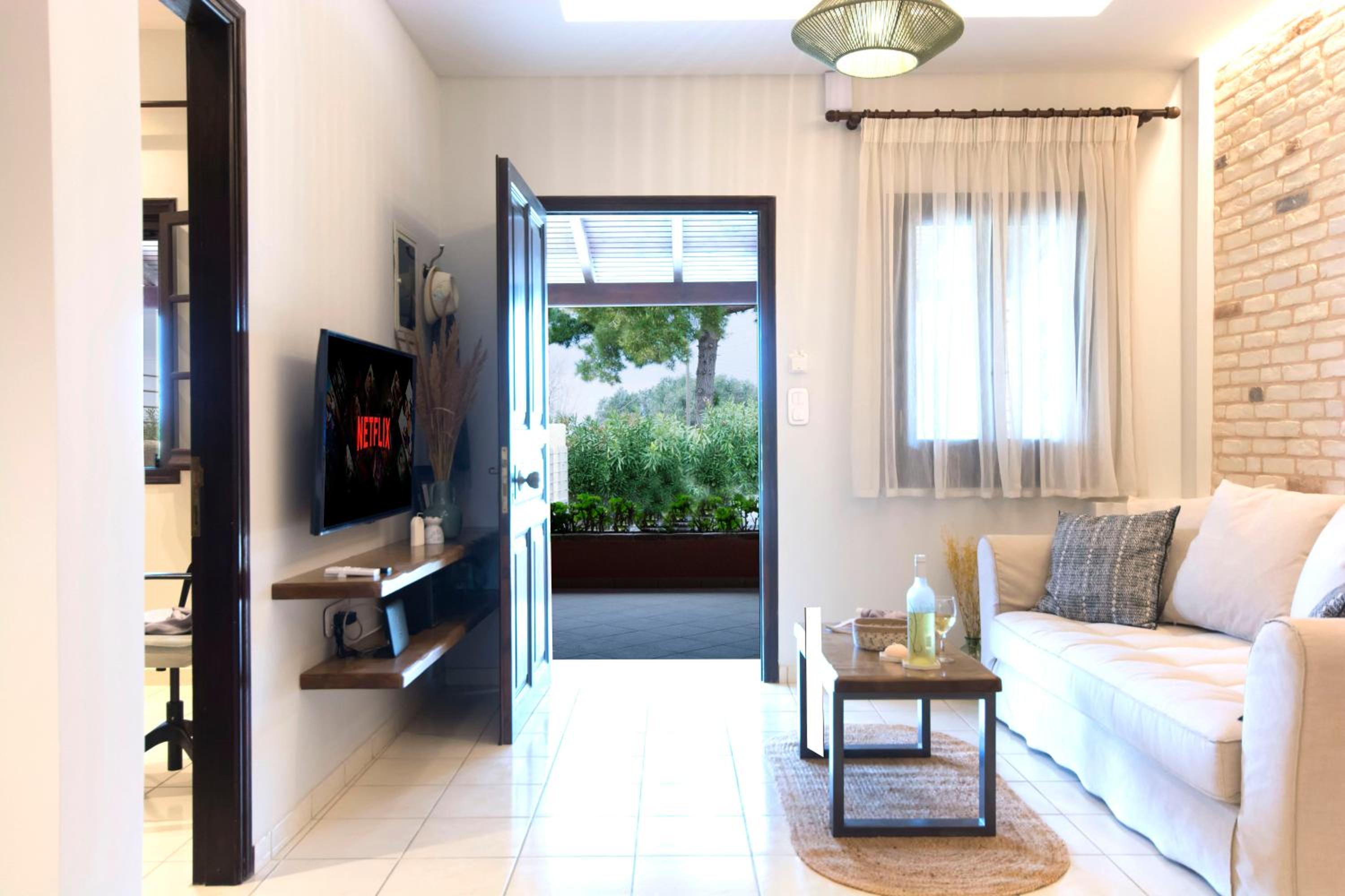 Beachside Gem at Kanouli - Villa Ariti, 2BD & Garden view 2