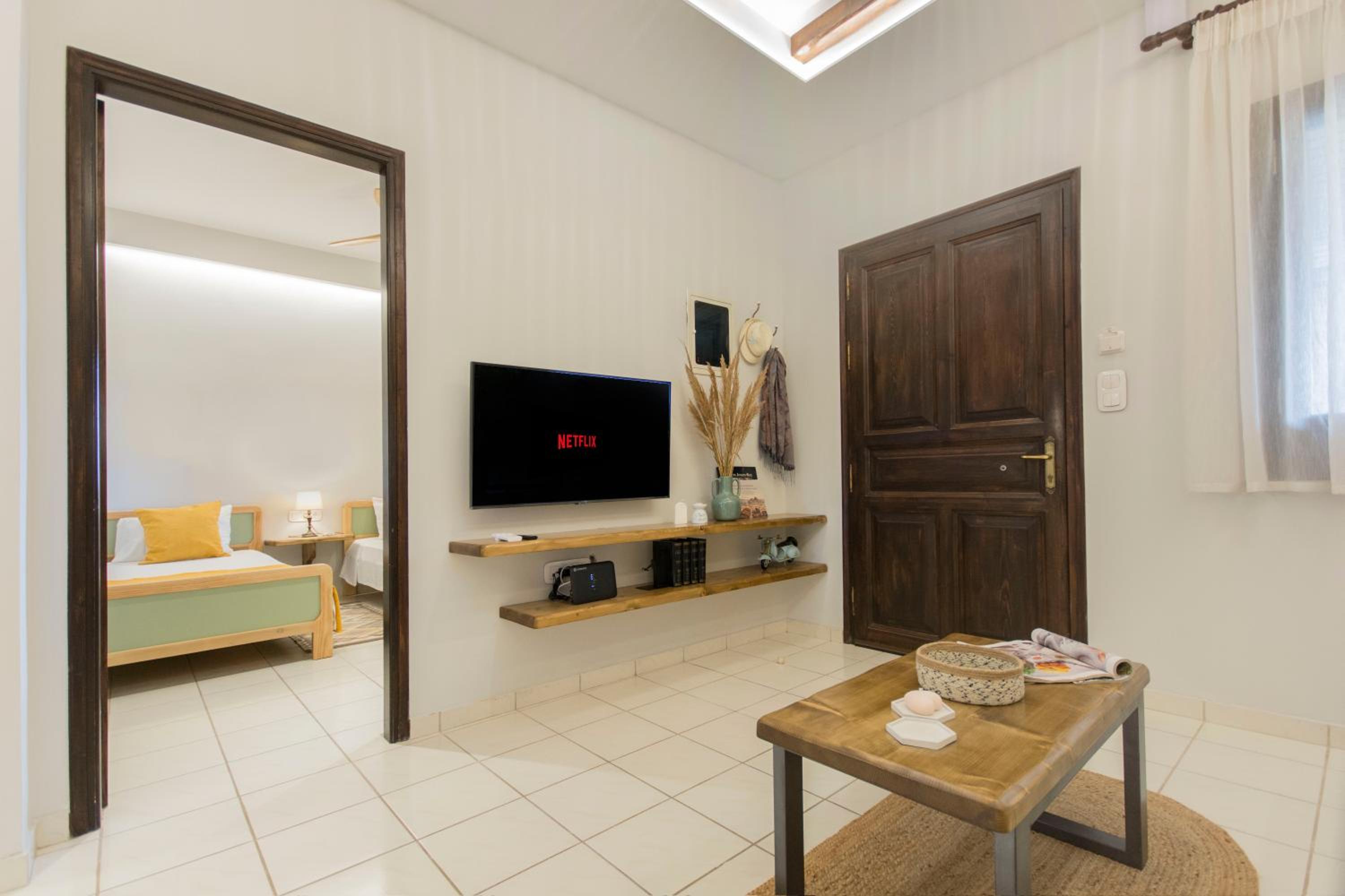 Beachside Gem at Kanouli - Villa Ariti, 2BD & Garden view 5