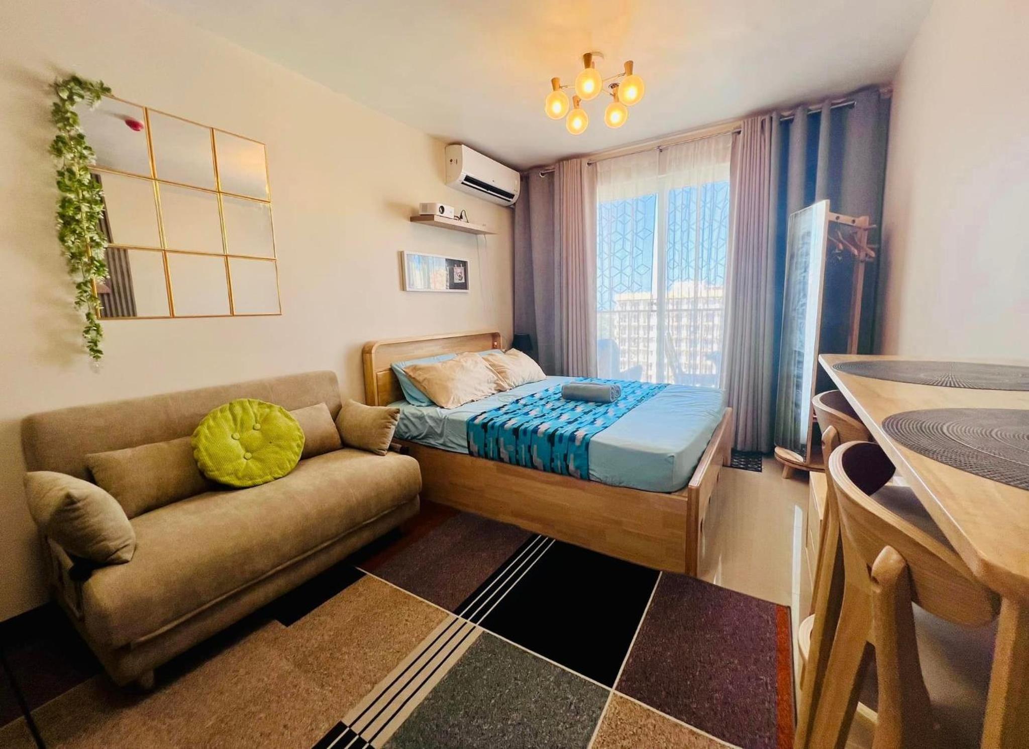 Cozy Pool and Seaview Condo in Cebu with Balcony near Mactan Airport view 2
