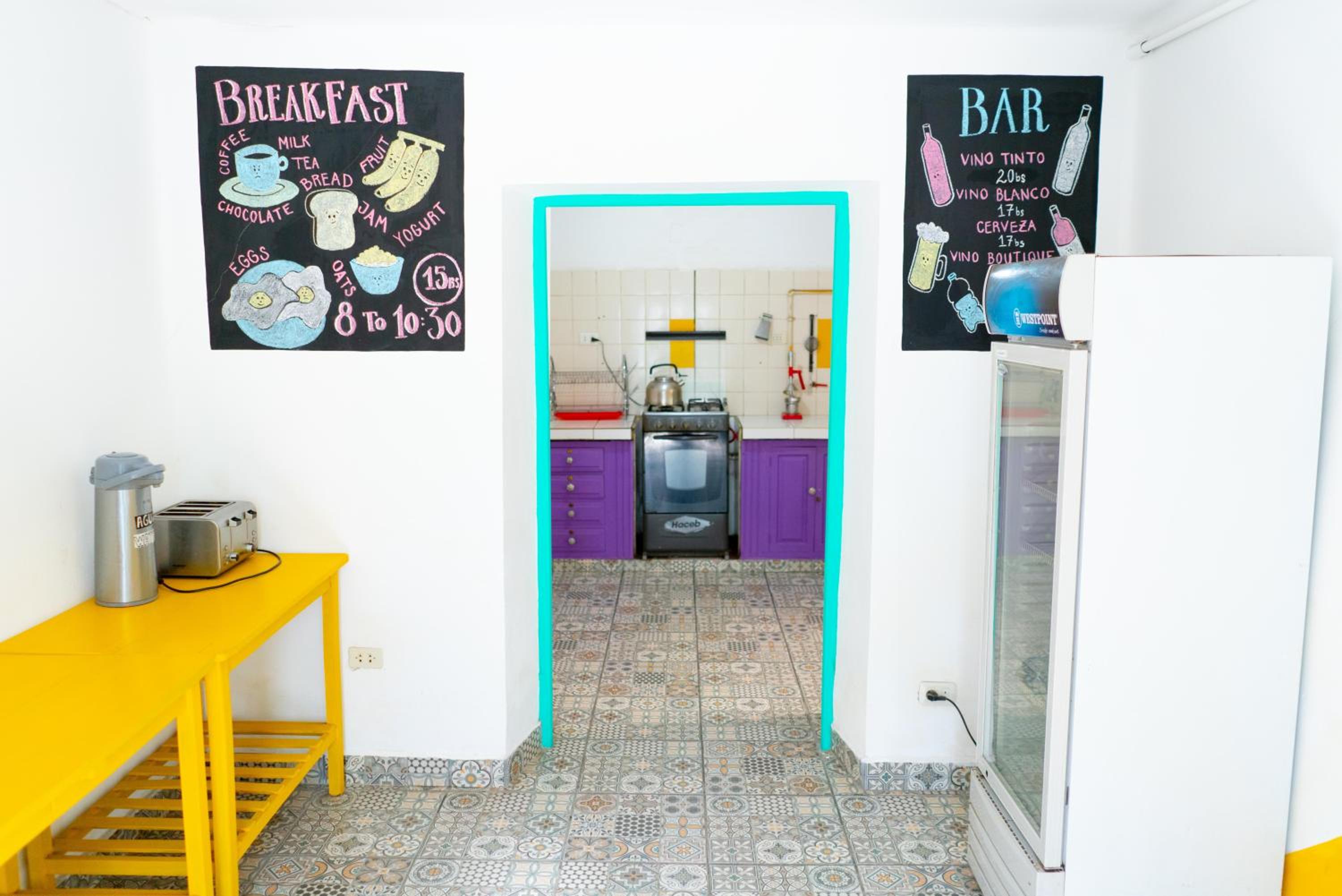 Casa Blanca Hostel