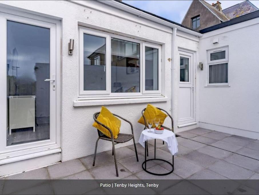 Tenby Heights, 5 en-suites, Parking & Garden view 2