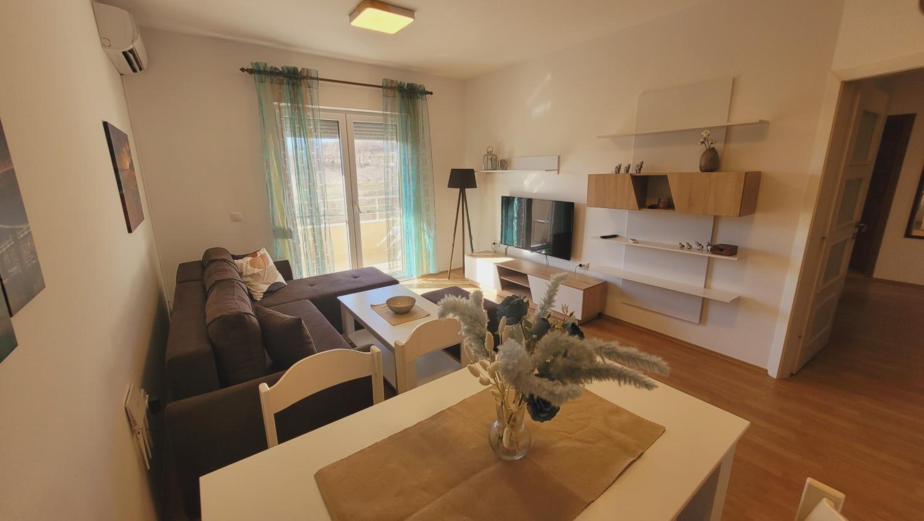 Nikola Flat view 5