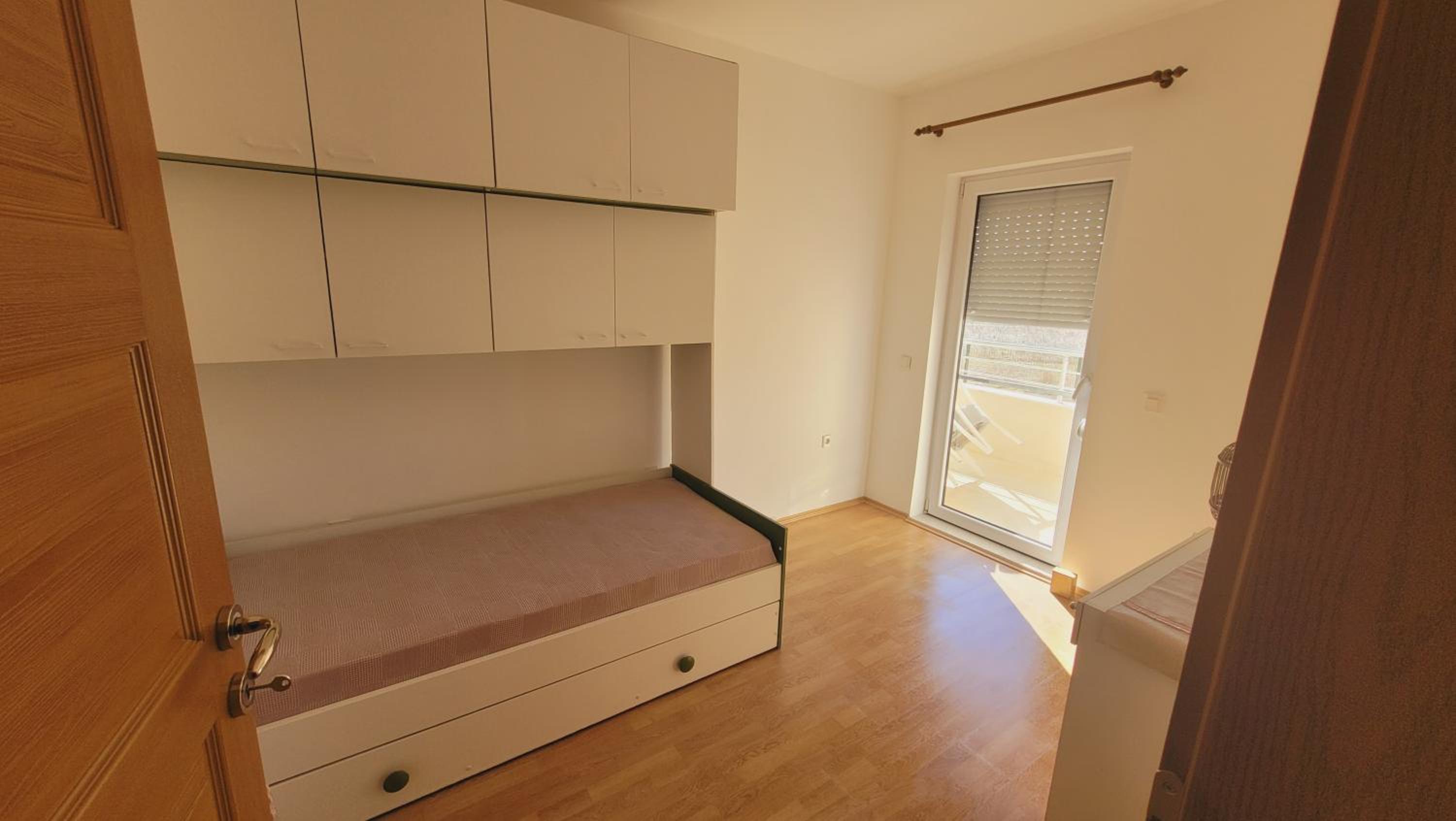 Nikola Flat view 2