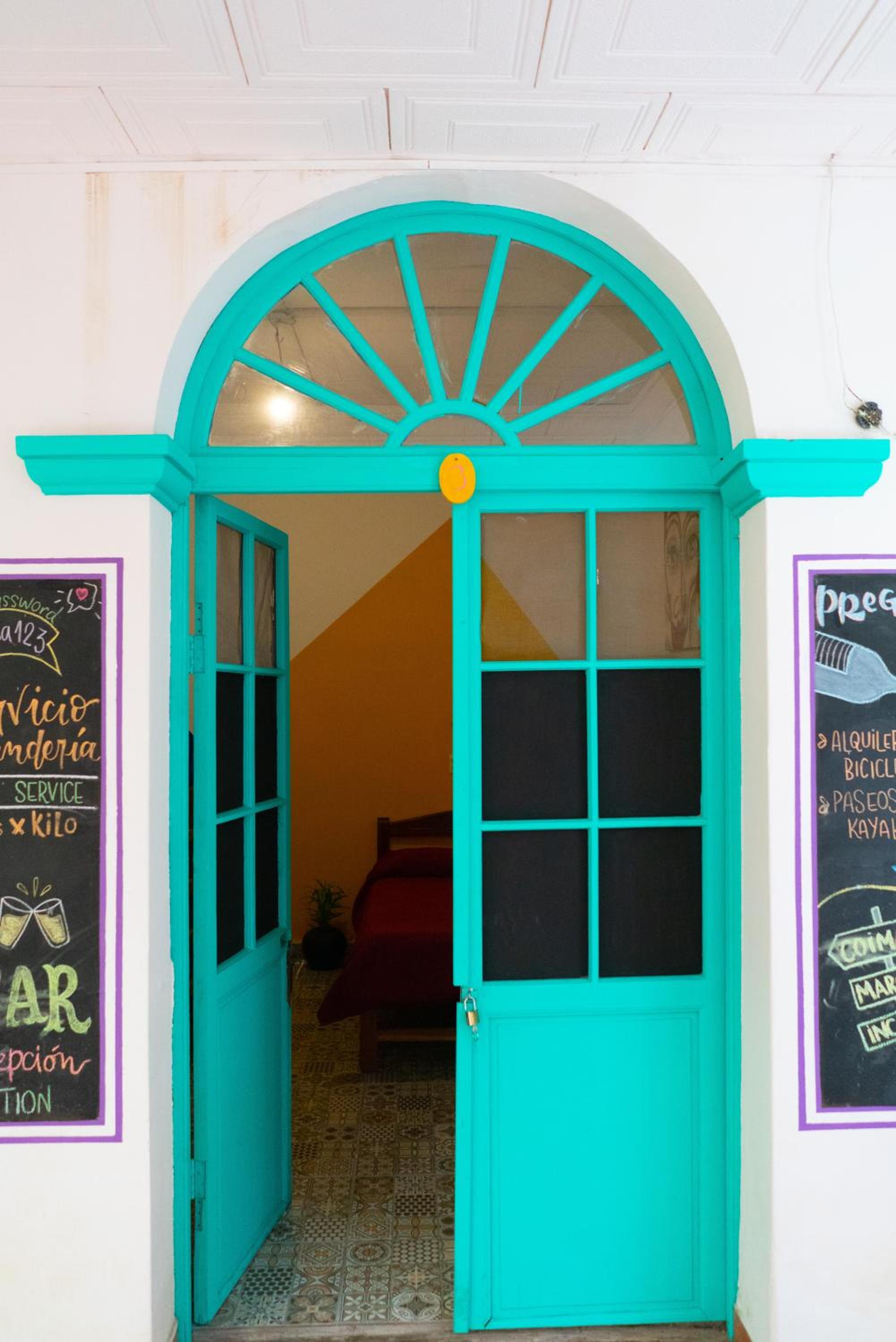 Casa Blanca Hostel