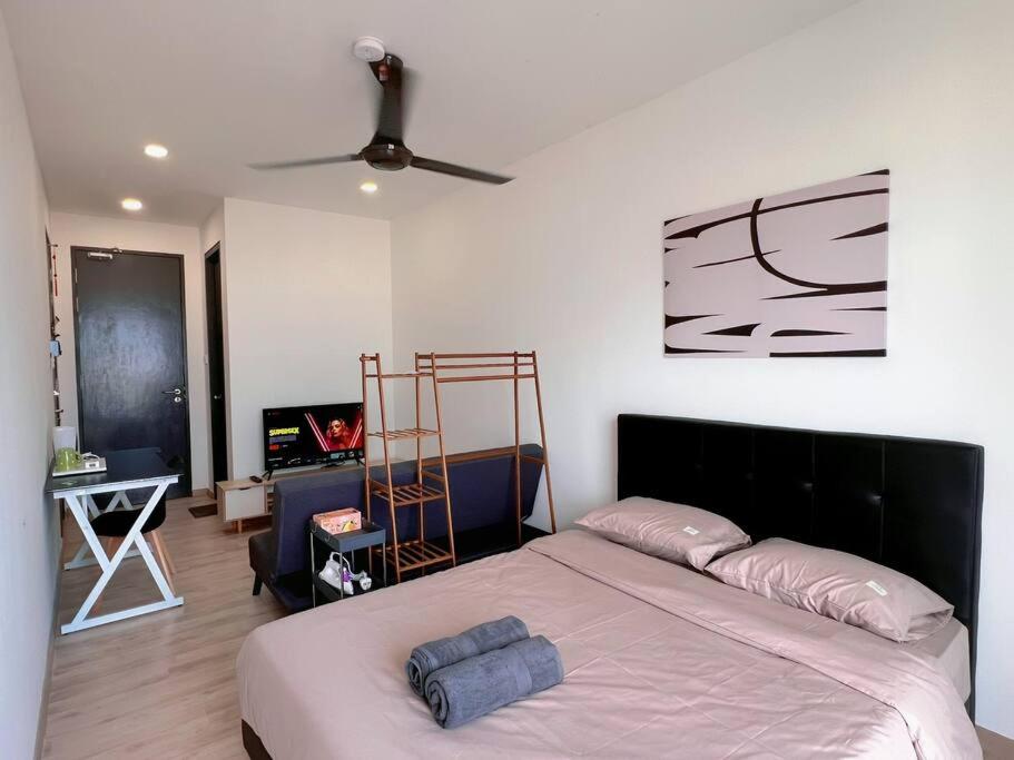 2PX Studio @ Emporis Near Segi Uni, MRT KotaDamansara, IKEA, 1Utama & Tropicana Garden Mall photo 1