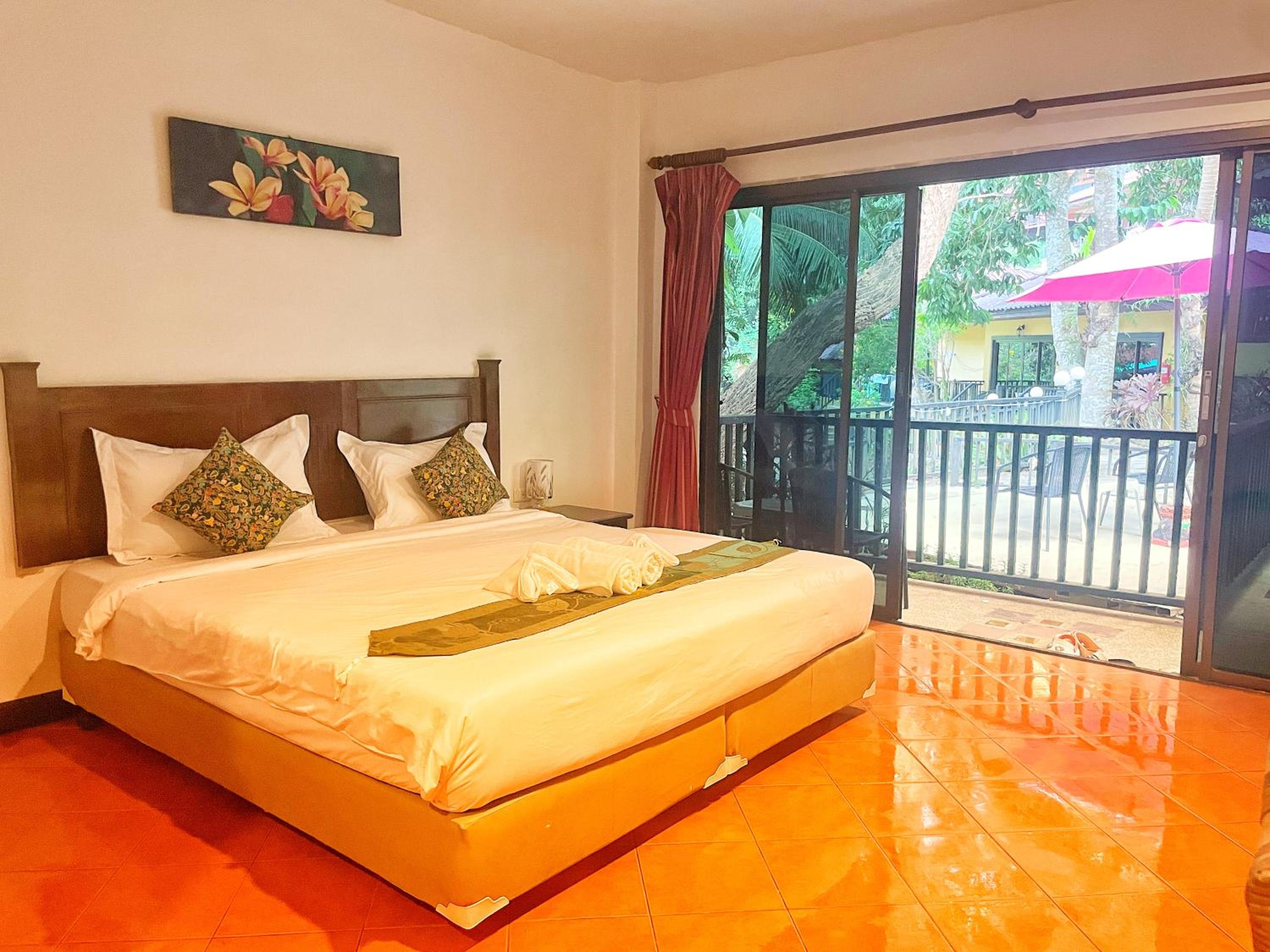 patong beautiful pool villa