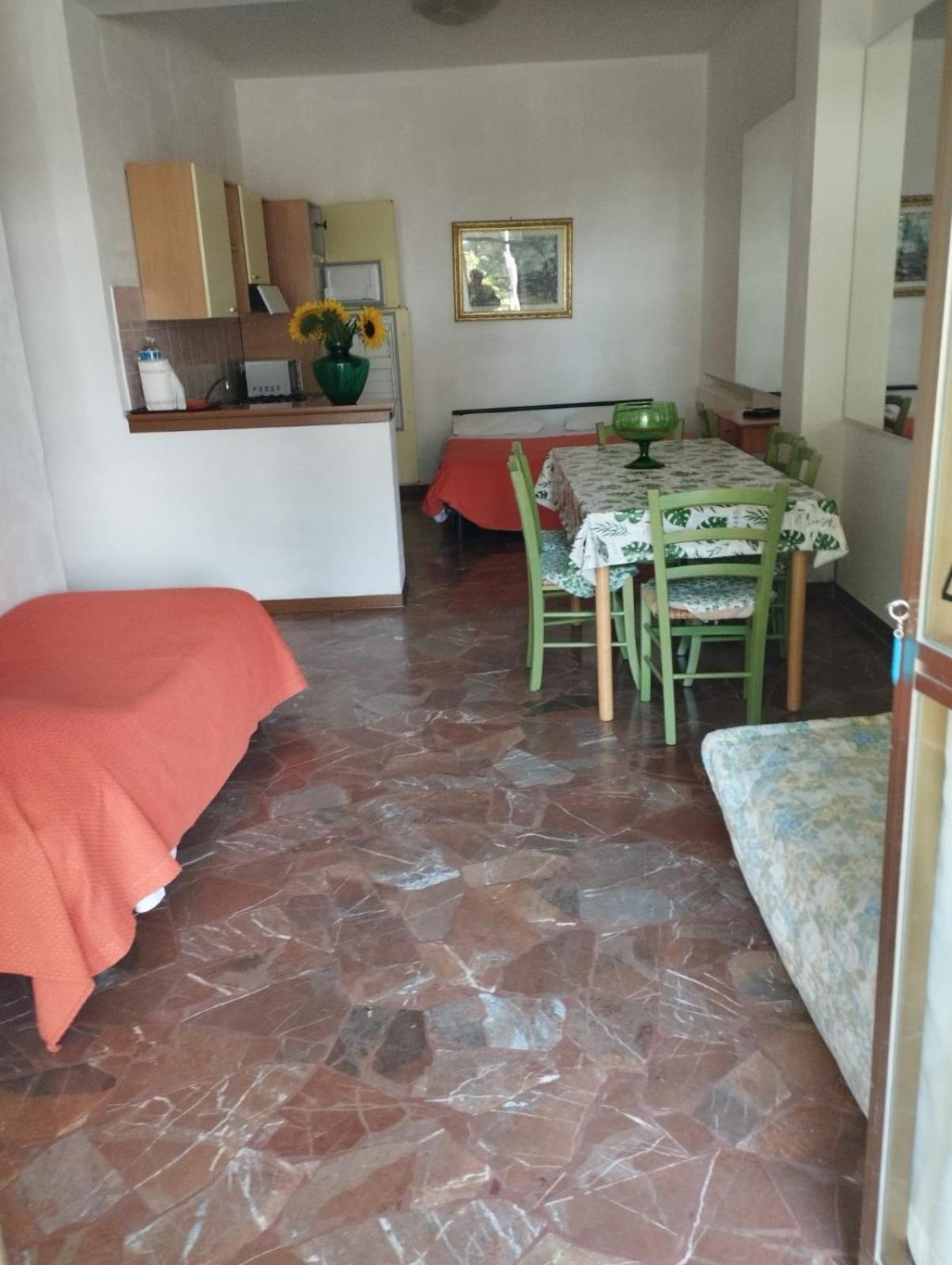 casa con piscina e tennis view 3