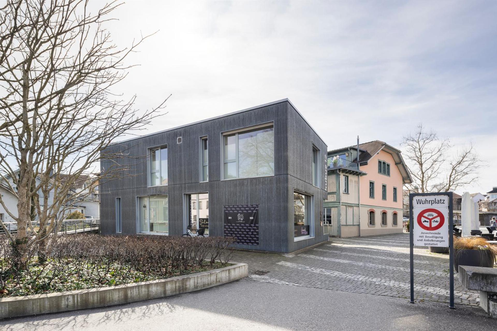 Casa Milla-Zentrales, modernes Loft in Langenthal -am Fluss mit Balkon, Parkplatz und grosser Küche