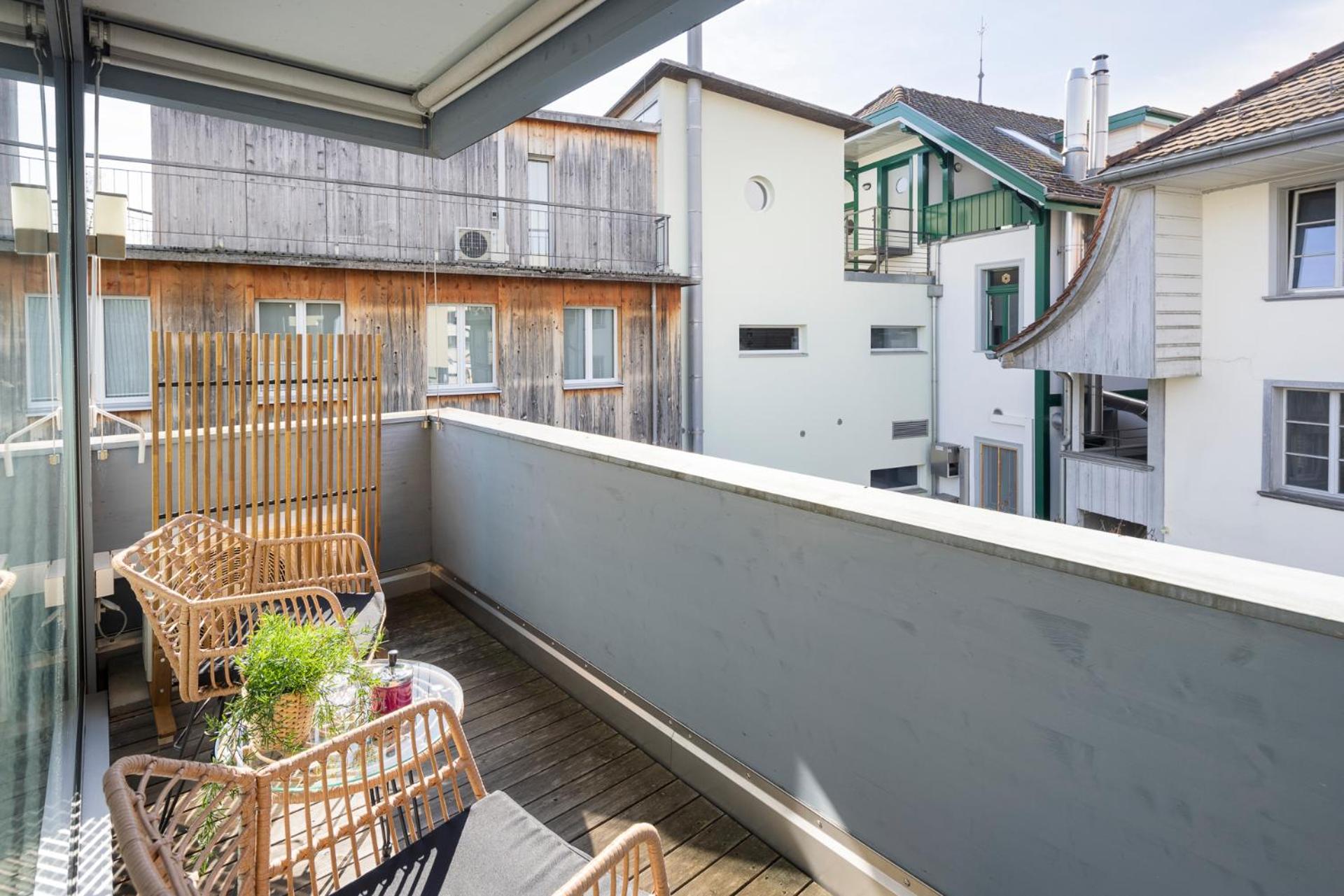 Casa Milla-Zentrales, modernes Loft in Langenthal -am Fluss mit Balkon, Parkplatz und grosser Küche