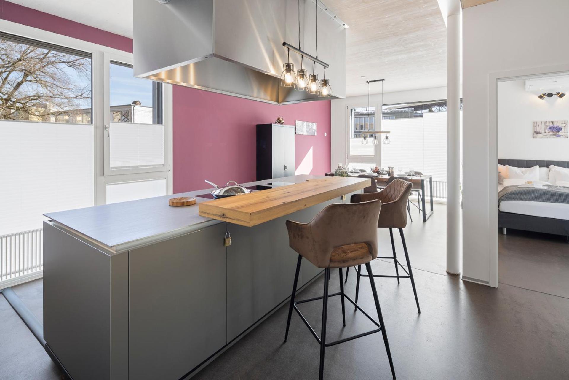 Casa Milla-Zentrales, modernes Loft in Langenthal -am Fluss mit Balkon, Parkplatz und grosser Küche