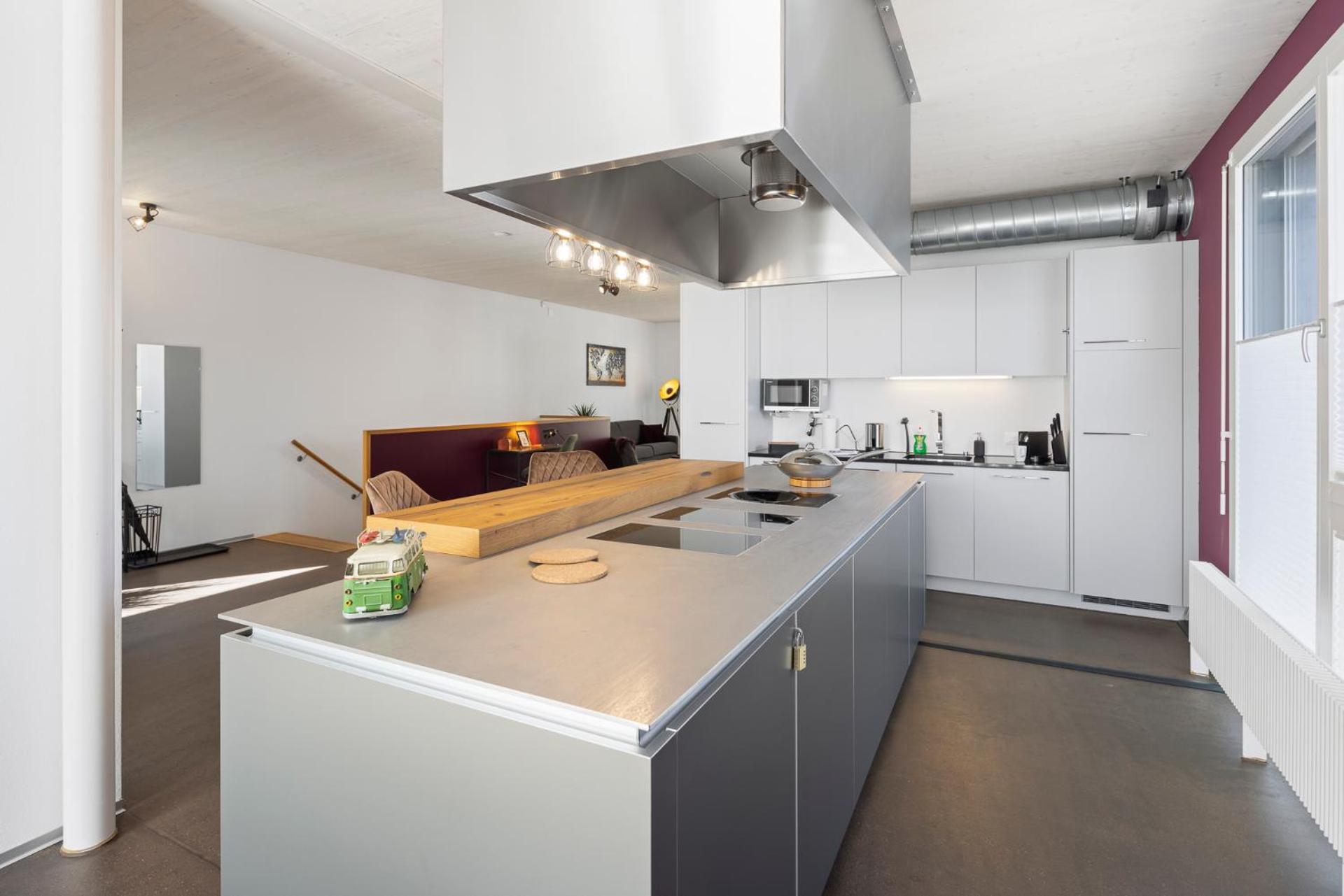 Casa Milla-Zentrales, modernes Loft in Langenthal -am Fluss mit Balkon, Parkplatz und grosser Küche
