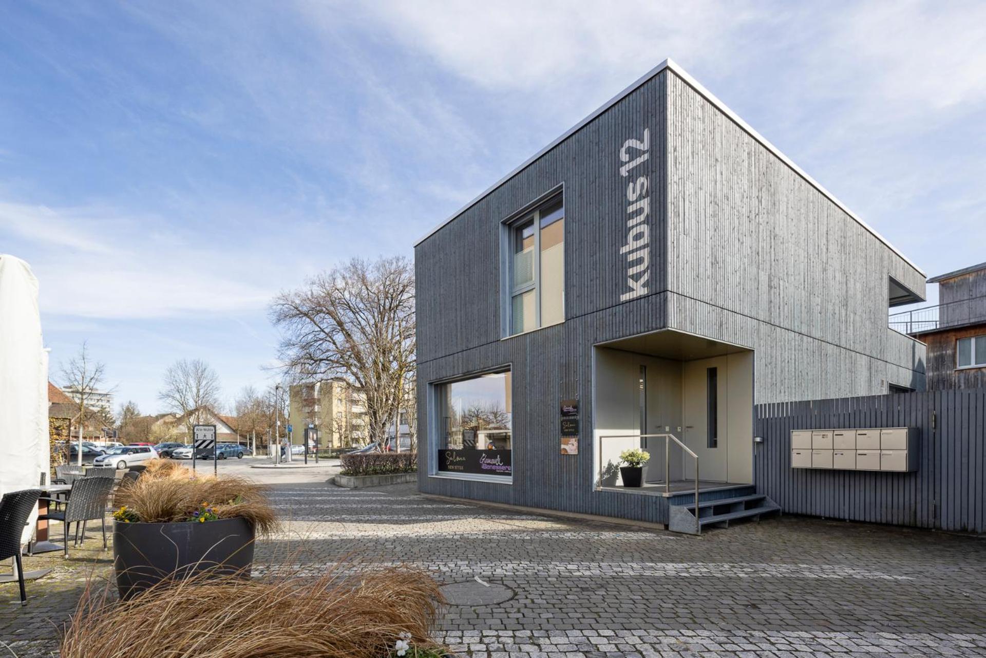 Casa Milla-Zentrales, modernes Loft in Langenthal -am Fluss mit Balkon, Parkplatz und grosser Küche
