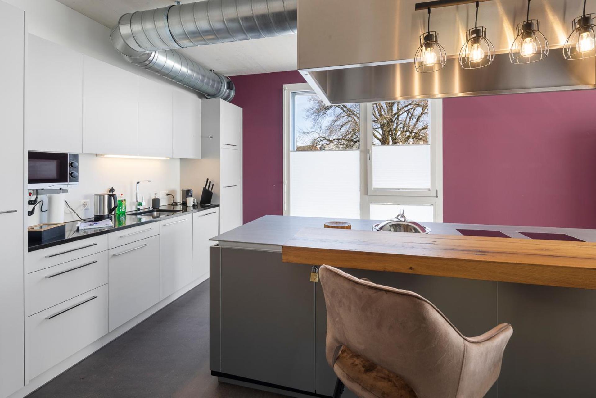 Casa Milla-Zentrales, modernes Loft in Langenthal -am Fluss mit Balkon, Parkplatz und grosser Küche