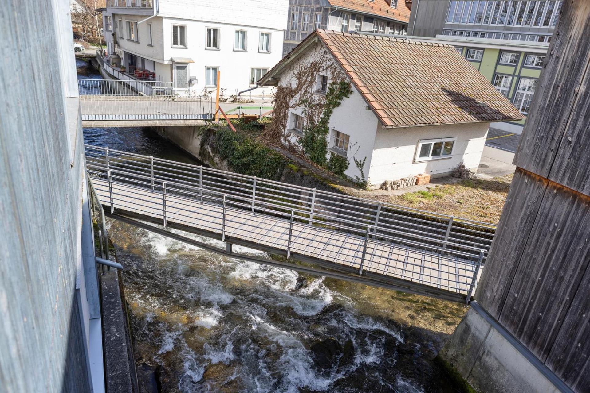 Casa Milla-Zentrales, modernes Loft in Langenthal -am Fluss mit Balkon, Parkplatz und grosser Küche