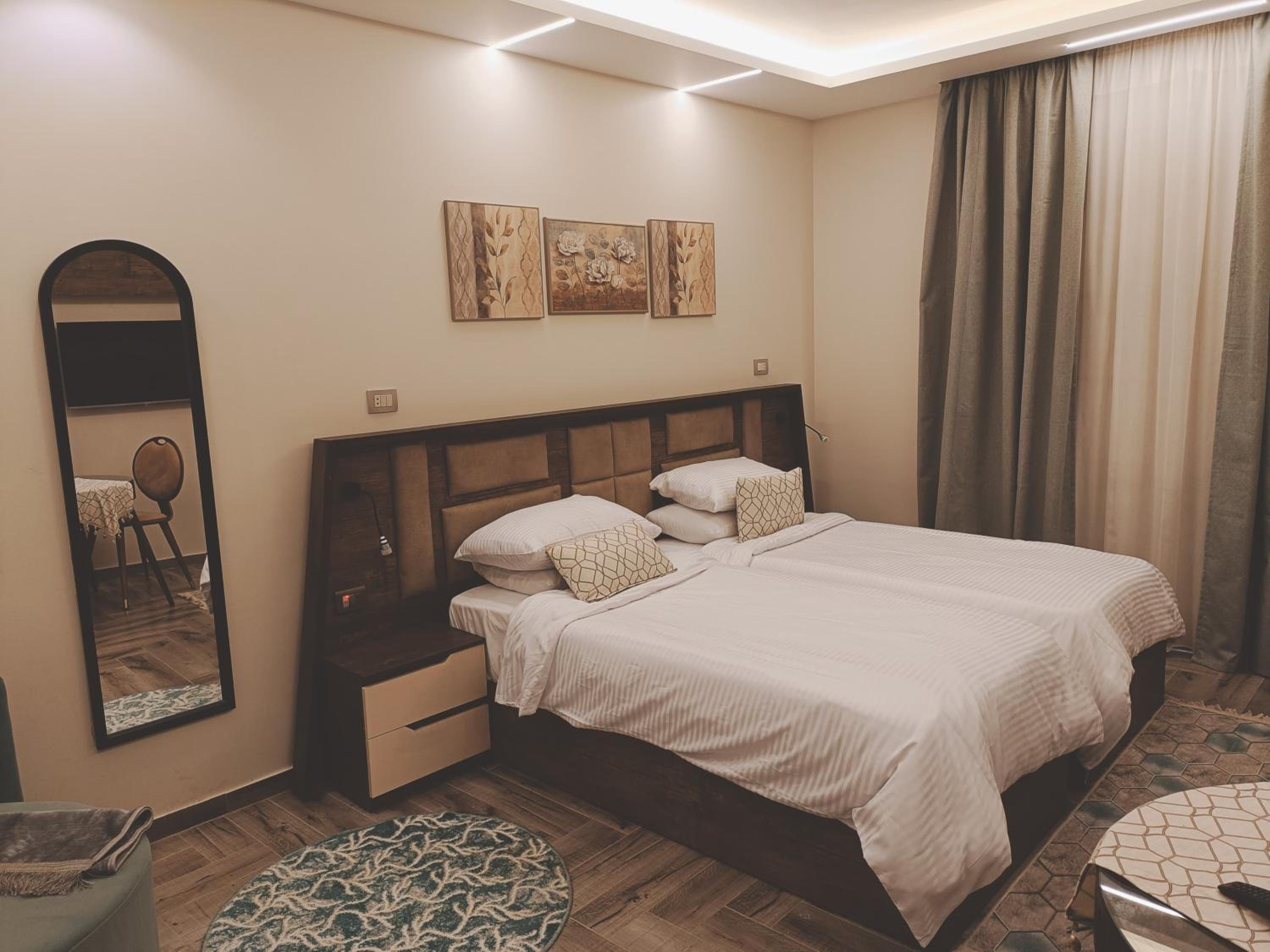 Aurora sky view suite