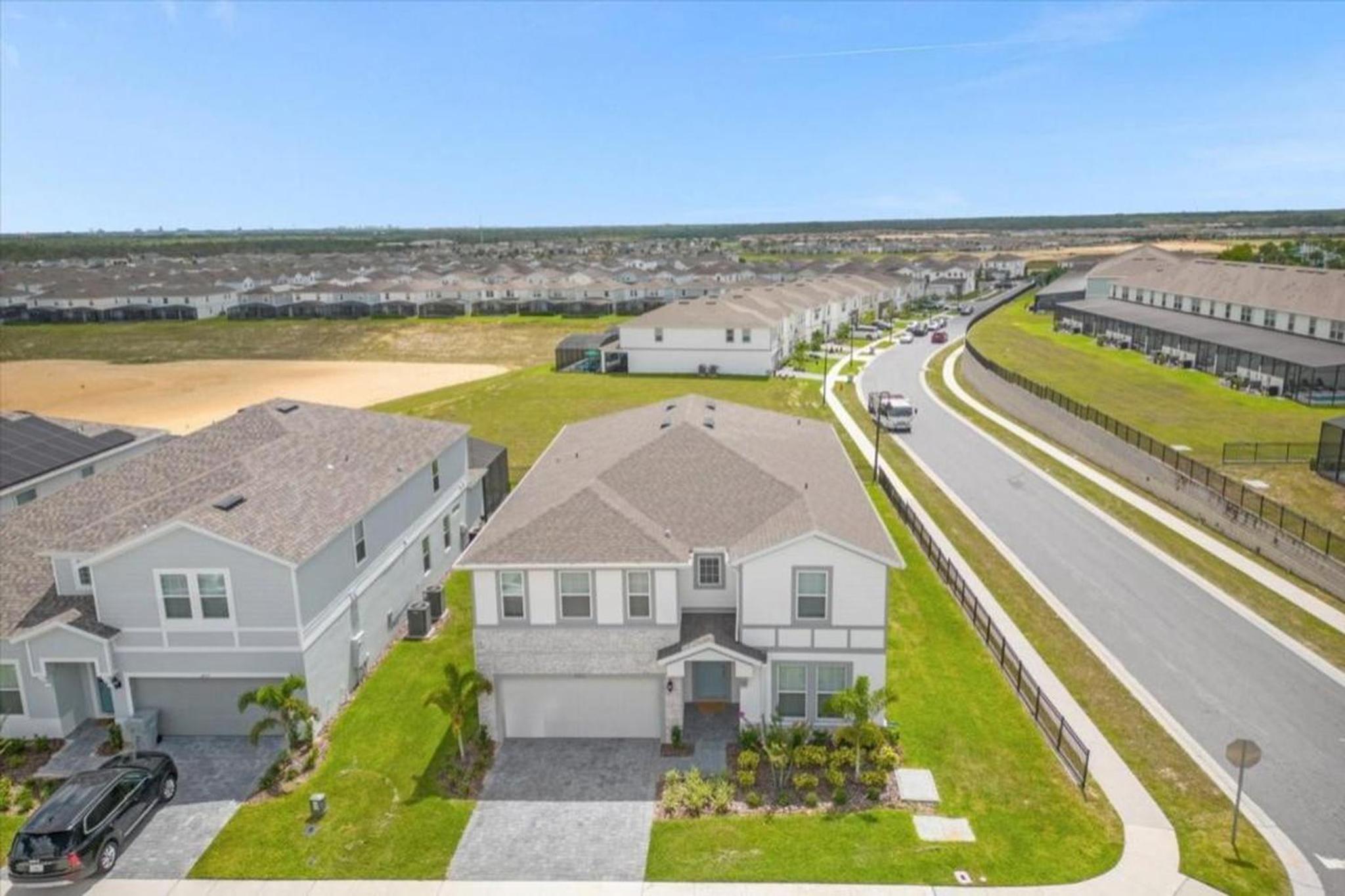 NEW! Luxury Themed Huge House! view 3