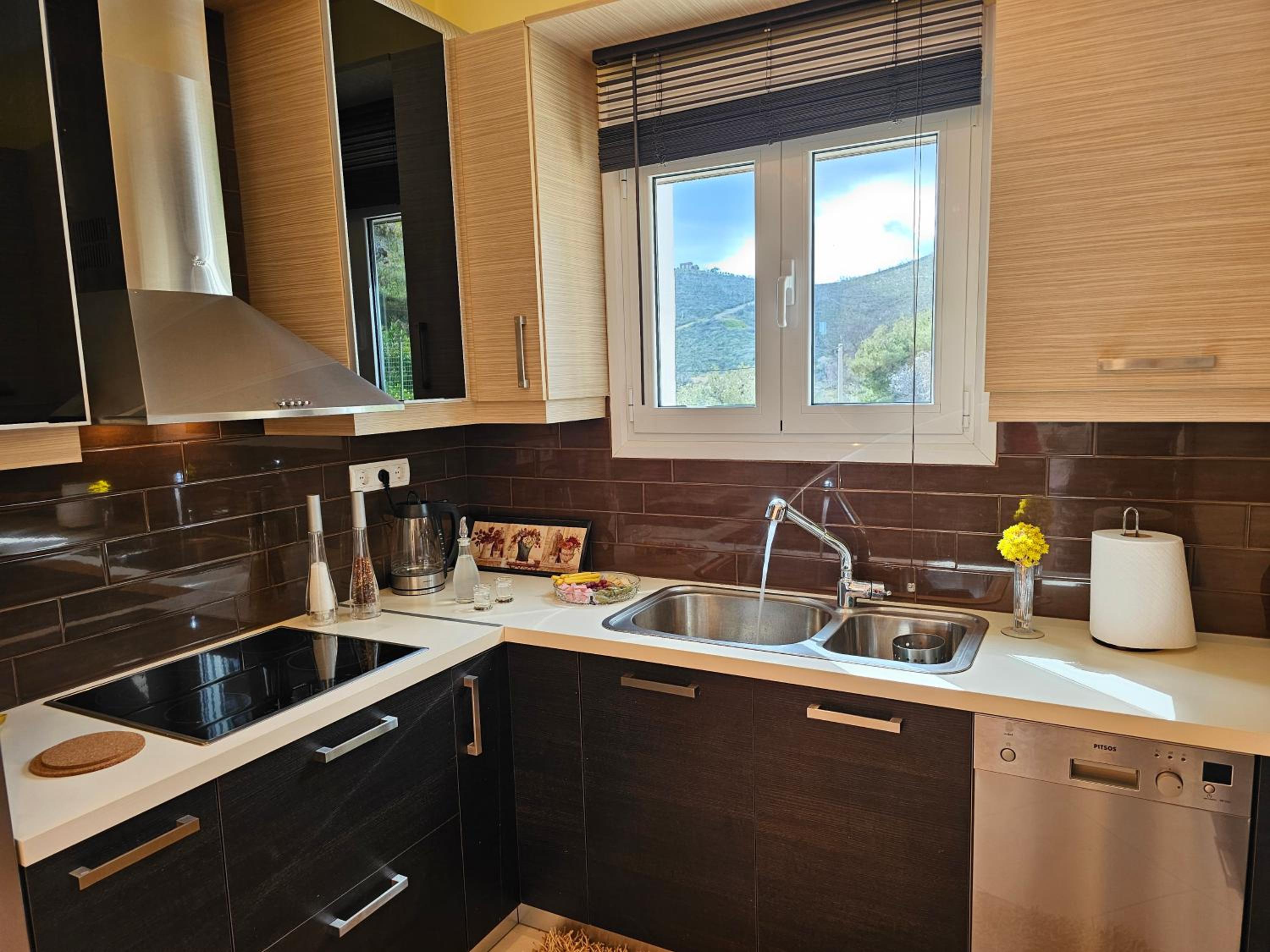 Zoe's home - stunning view photo 5