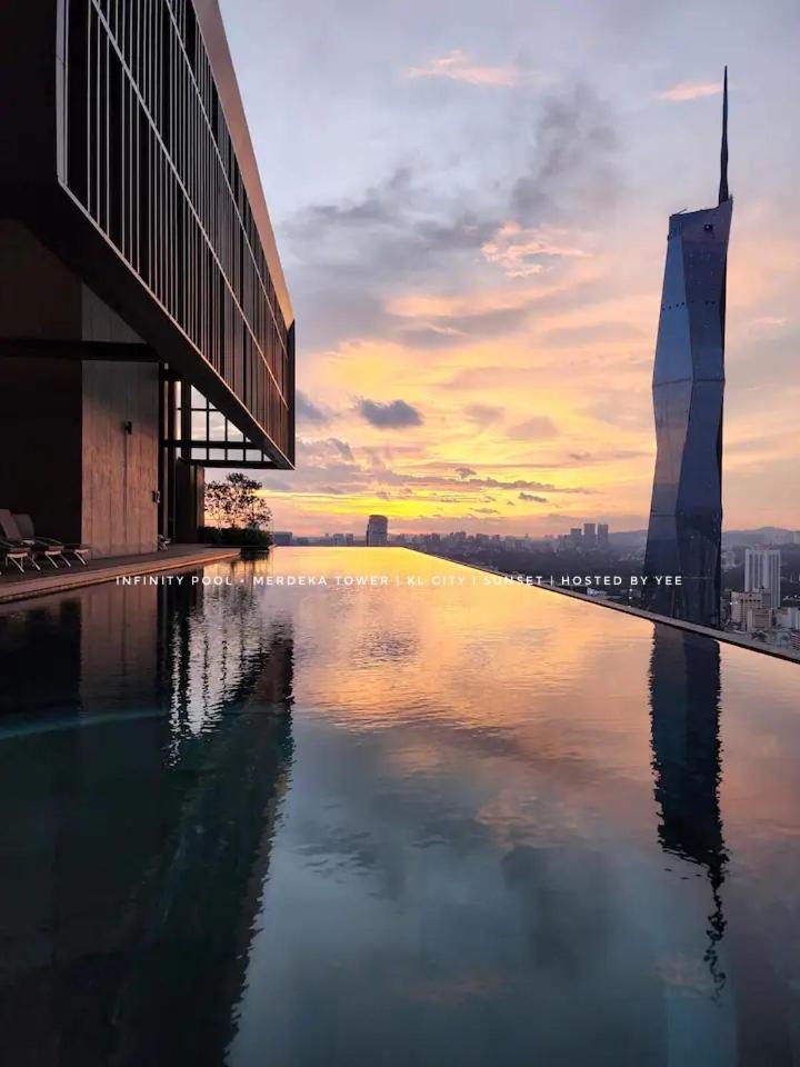 Rooms with KLCC and KL Tower view by Yee