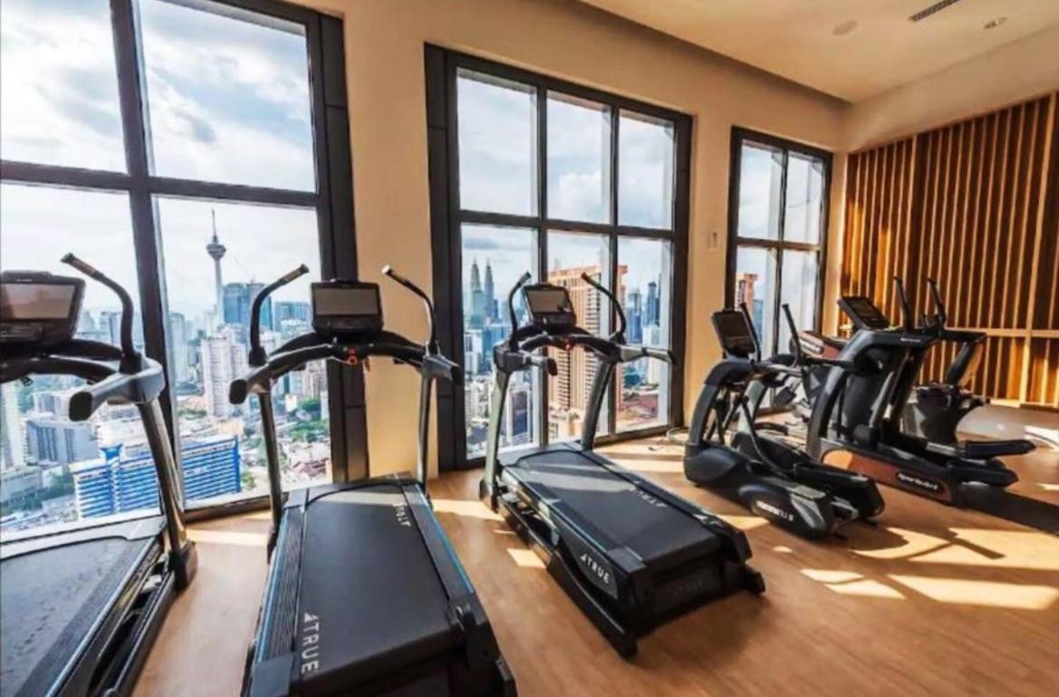 Rooms with KLCC and KL Tower view by Yee