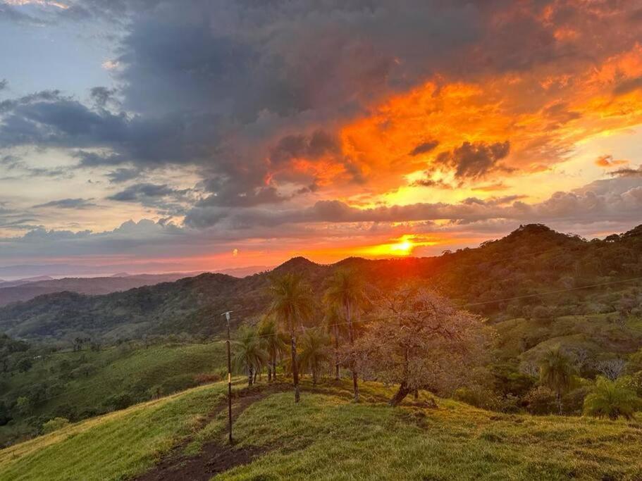 GoldenView+ Aire acondicionado+Jacuzzi (a 15 km de Monteverde)