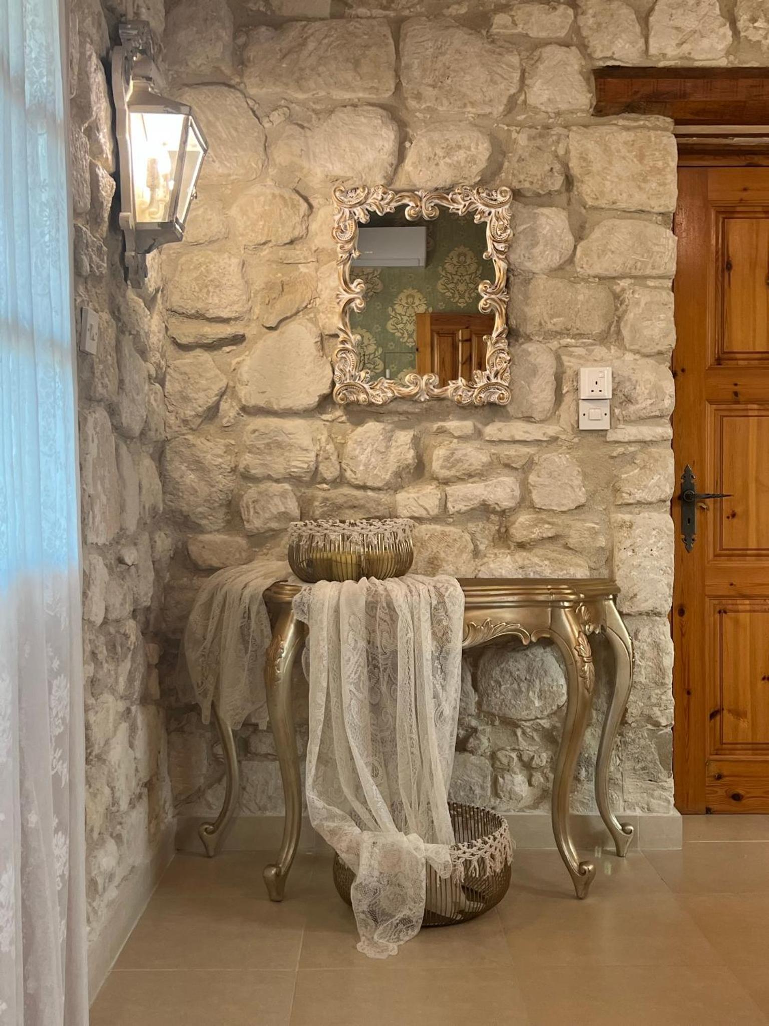 Florence Dreaming House