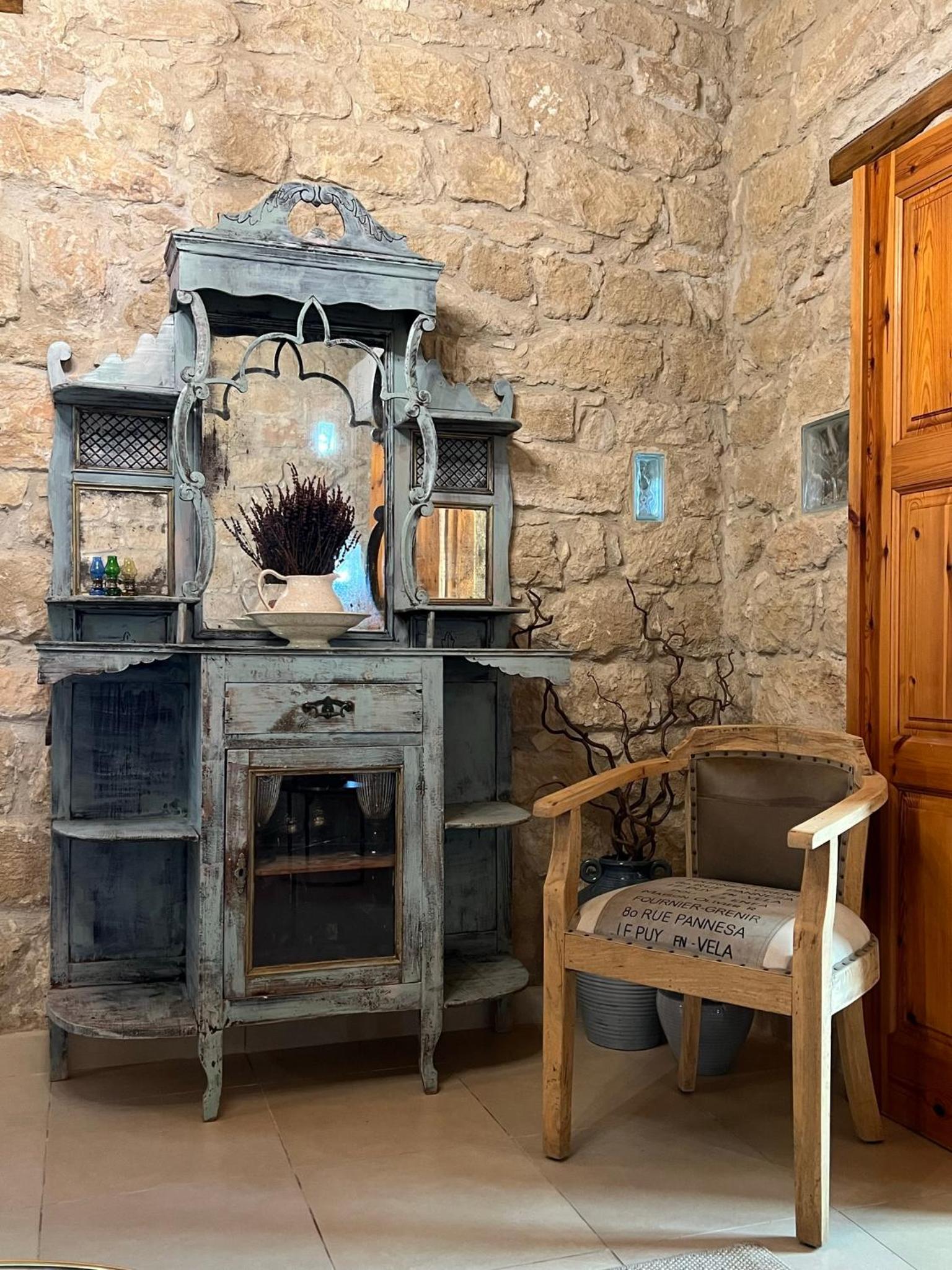 Florence Dreaming House