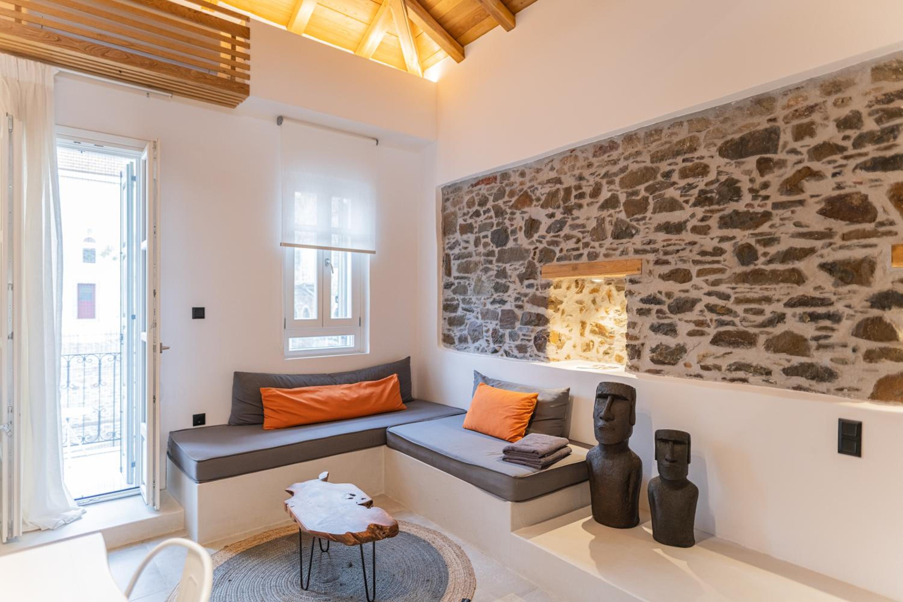 MY Volissos Apartments