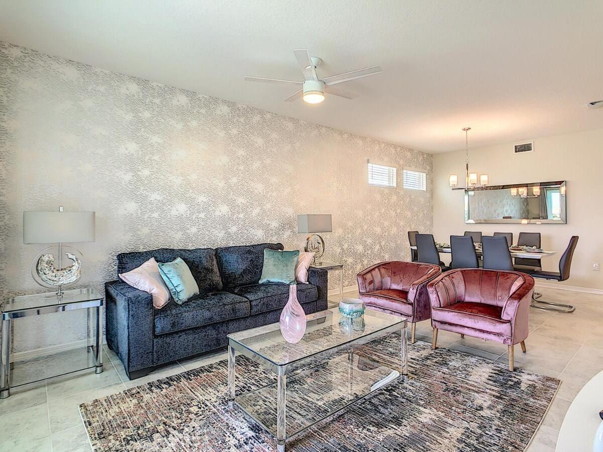 Comfy Lakeview 3BR with 2 Clubhouses & Waterpark