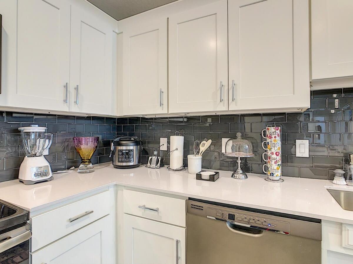 Comfy Lakeview 3BR with 2 Clubhouses & Waterpark