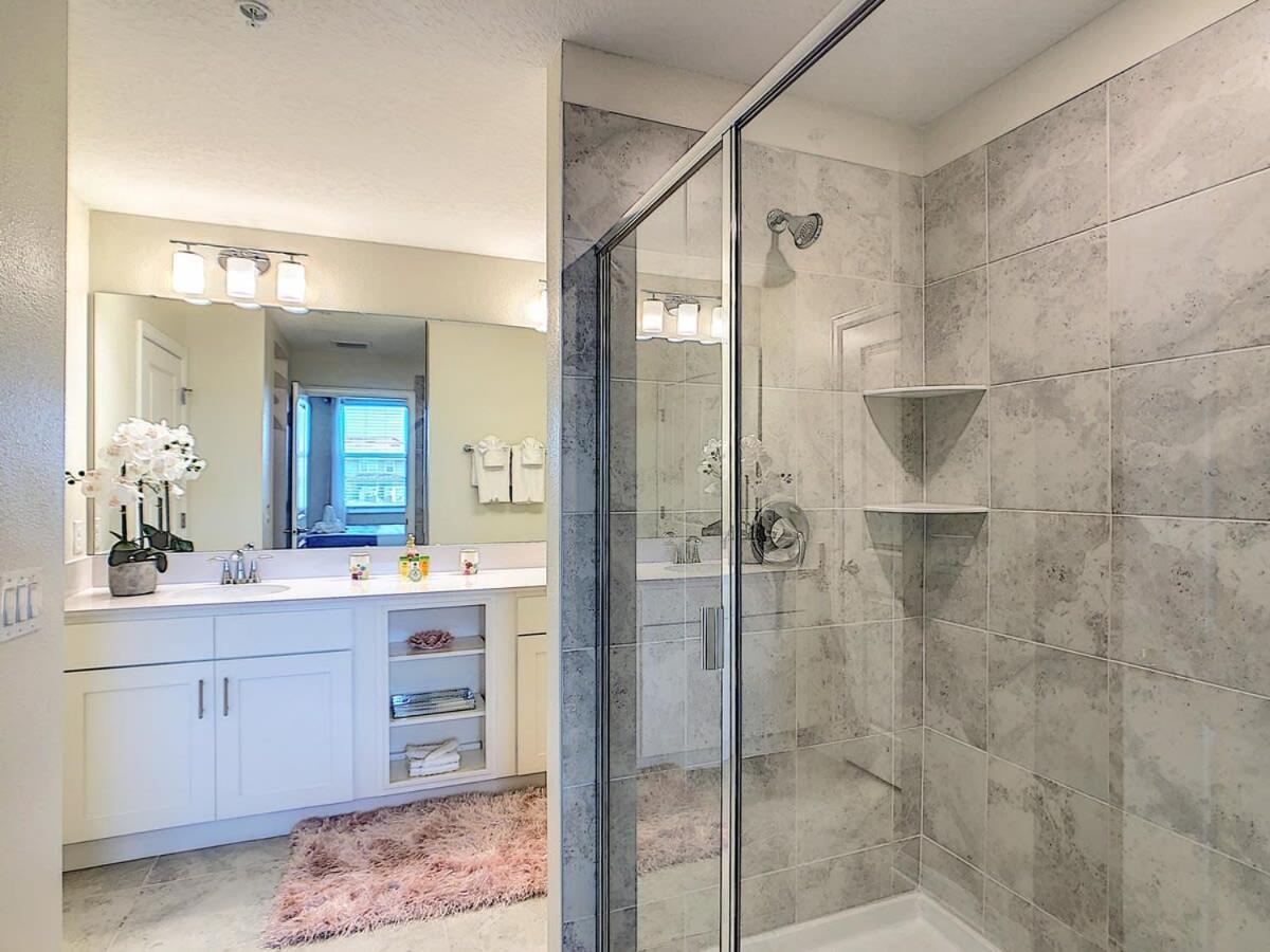 Comfy Lakeview 3BR with 2 Clubhouses & Waterpark