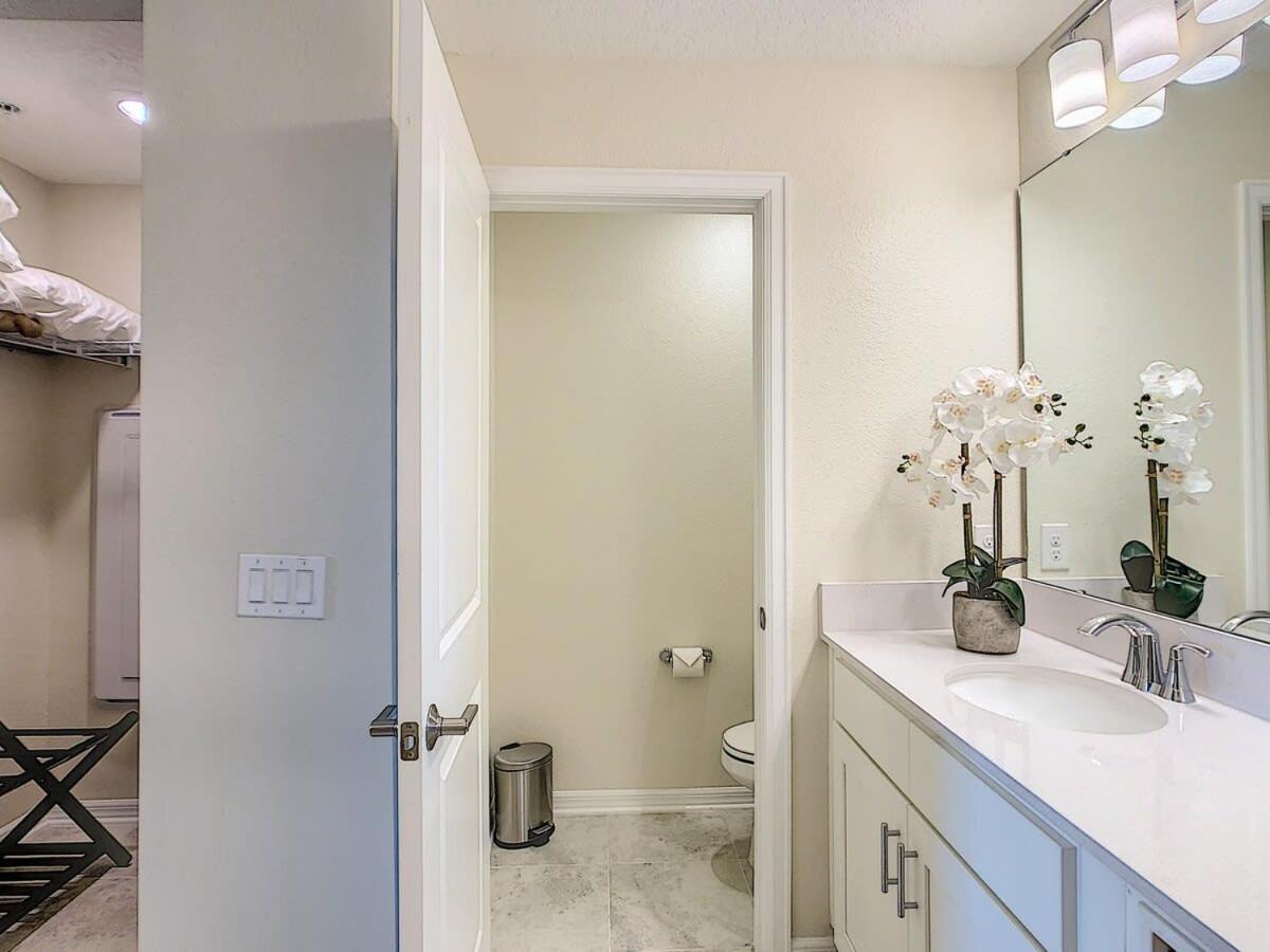 Comfy Lakeview 3BR with 2 Clubhouses & Waterpark