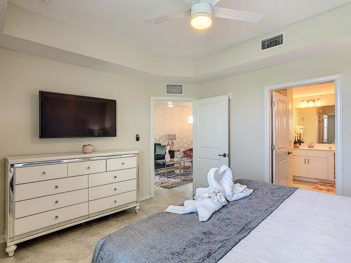 Comfy Lakeview 3BR with 2 Clubhouses & Waterpark