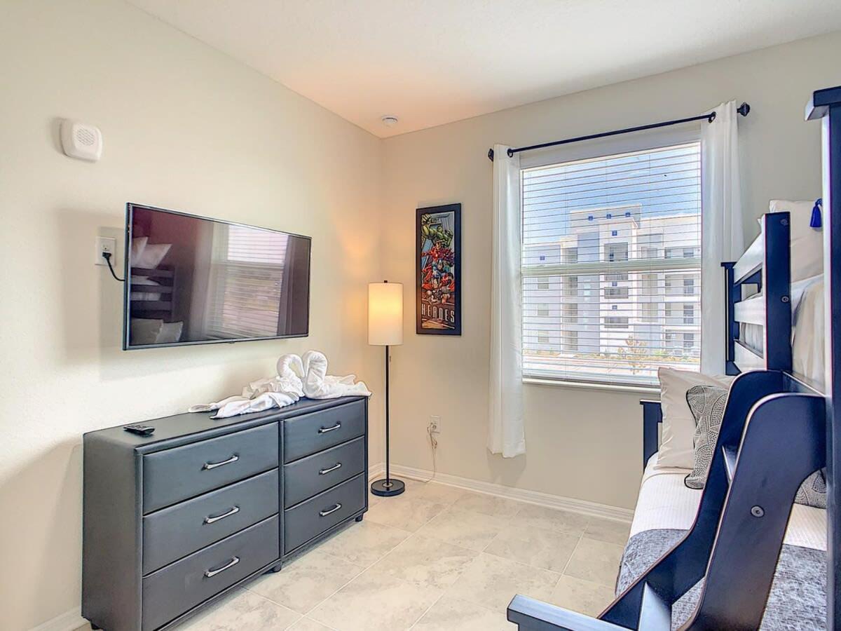 Comfy Lakeview 3BR with 2 Clubhouses & Waterpark